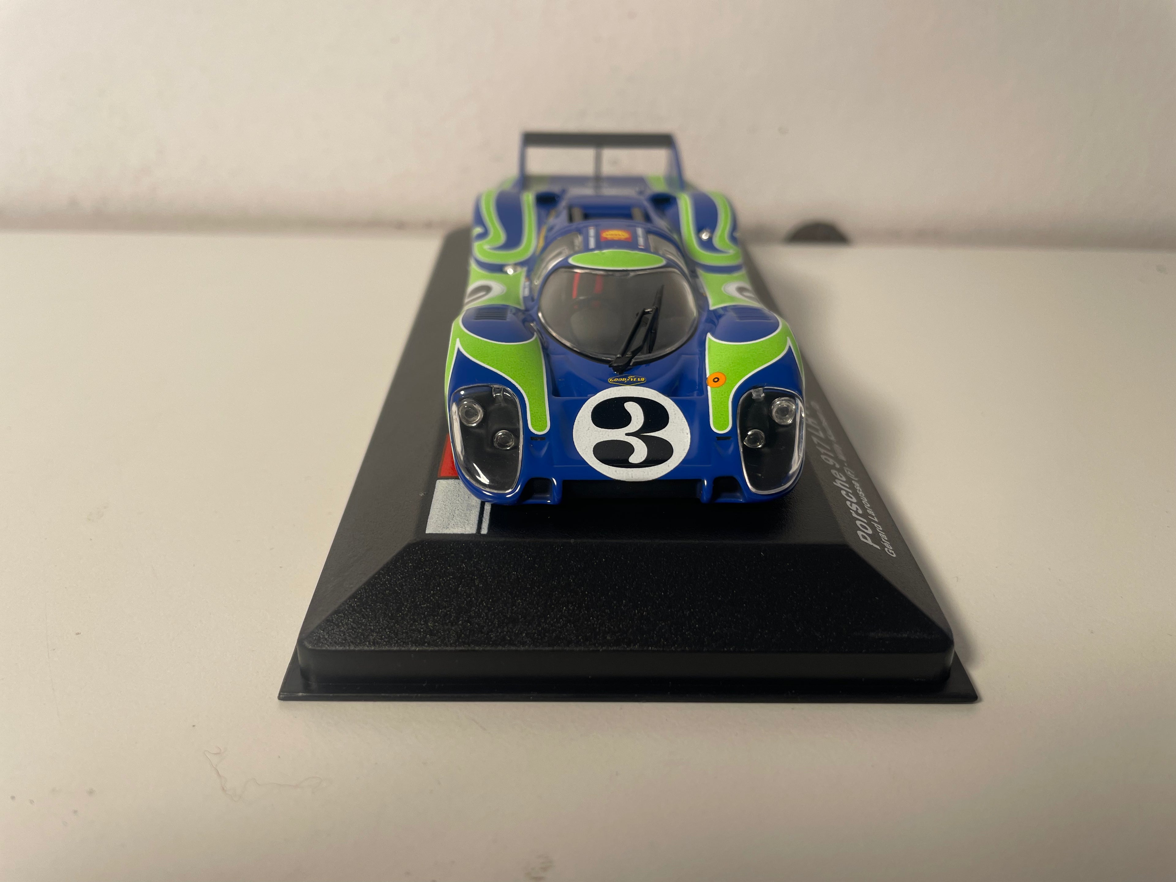 Blauwe en groene Porsche 917 LH nummer 3 (1970 24 uur van Le Mans)