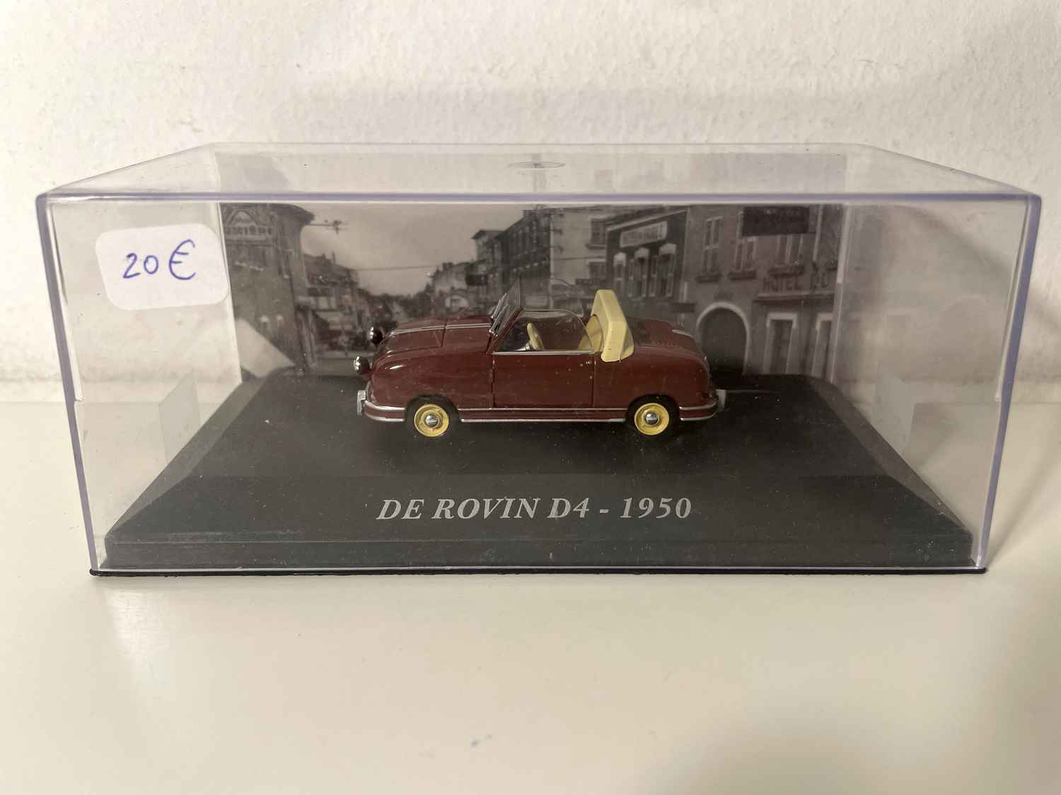 De Rovin D4 marrone del 1950