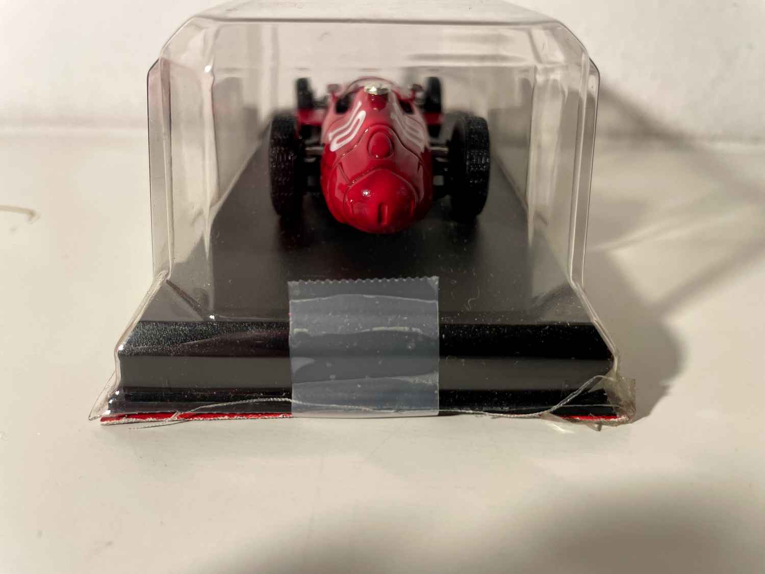 Ferrari 801 F1 rouge numéro 10 de 1957 - Formule 1 - Luigi Musso (blister)