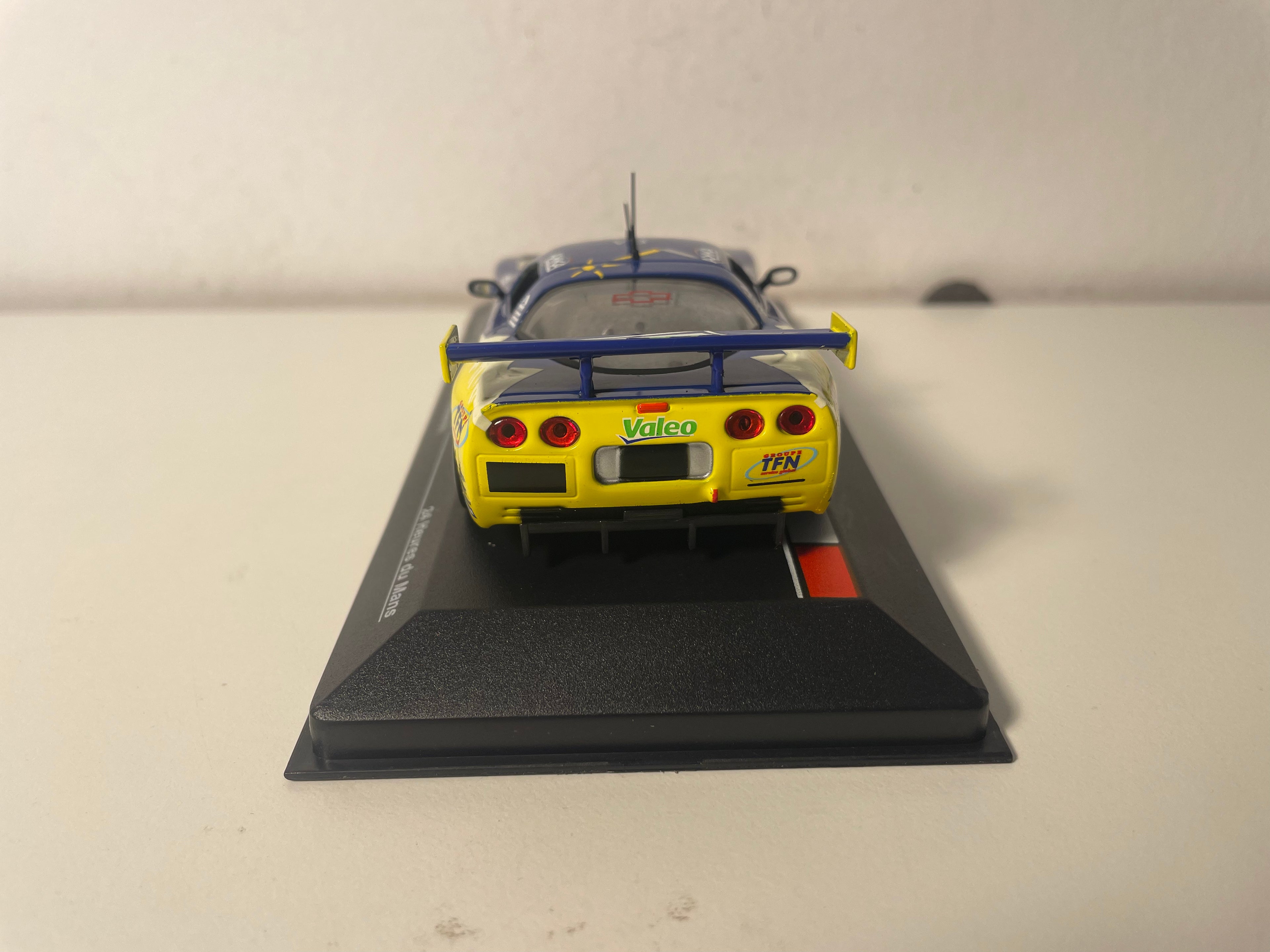 Chevrolet Corvette C5R azul y amarillo número 72 (24 Horas de Le Mans 2006)