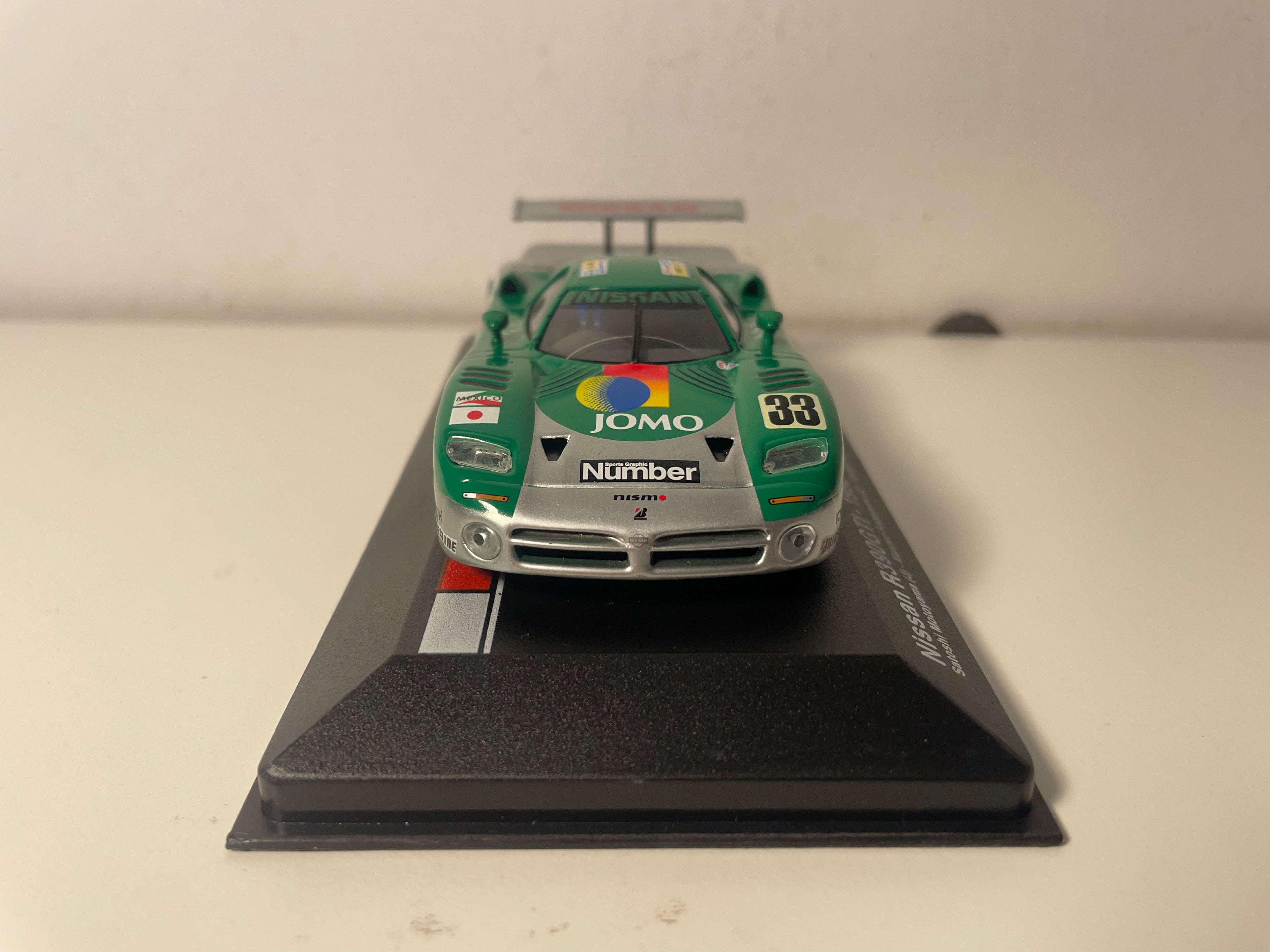 Nissan R390 GTI verde y gris número 33 (24 Horas de Le Mans de 1998)