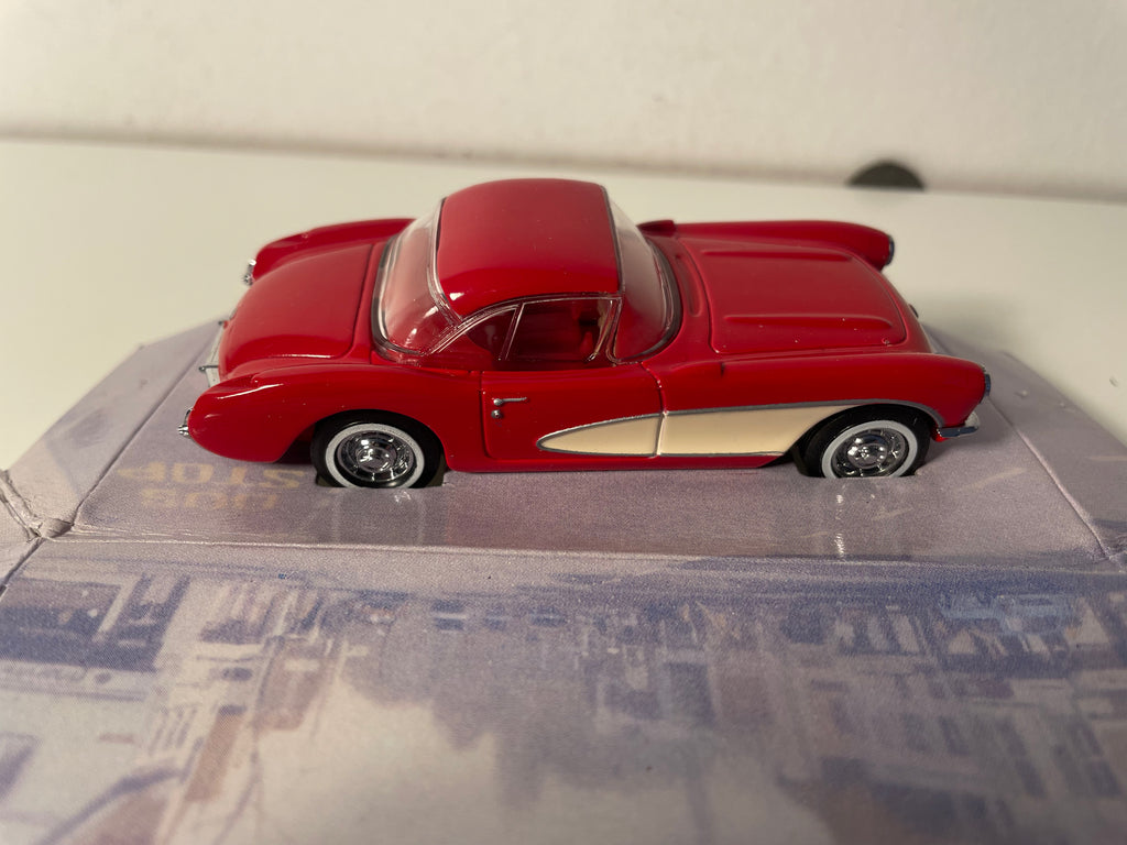 Rout an beige Chevrolet Corvette Dinky - Matchbox (amerikanescht Auto)