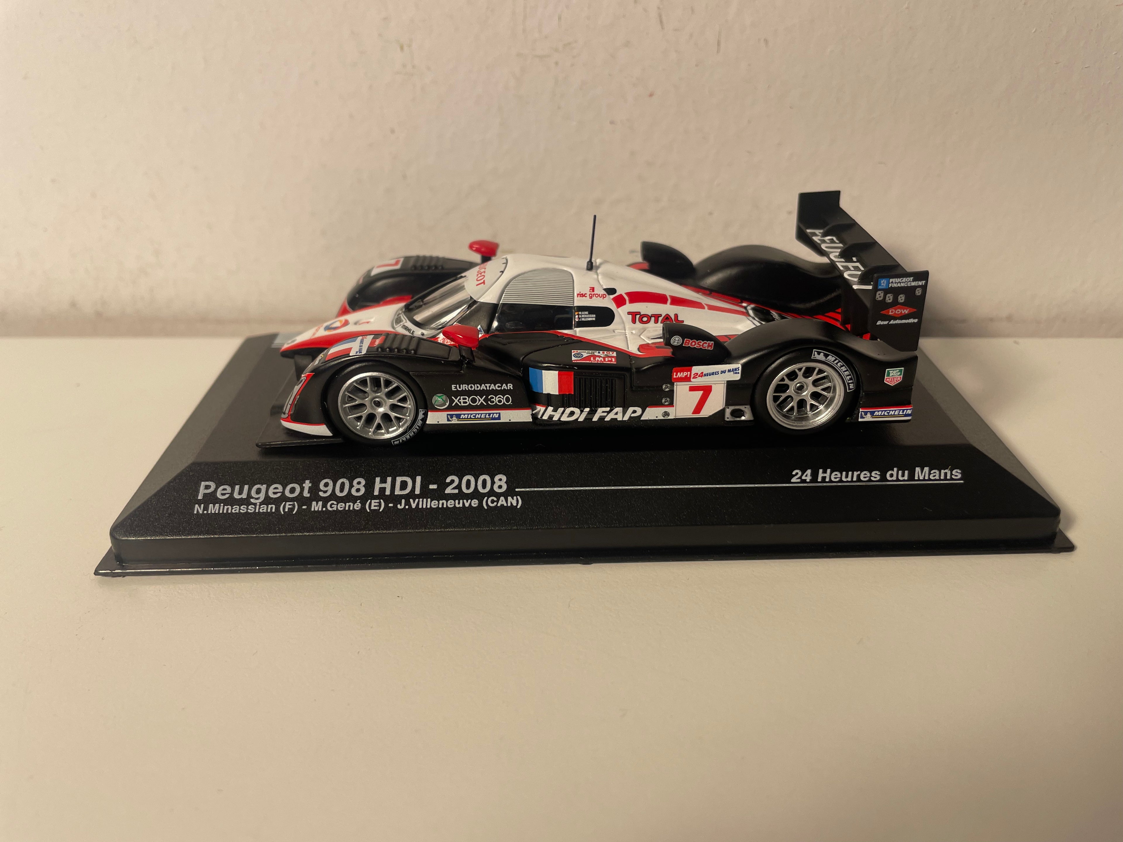 Peugeot 908 DDI schwarz, weiß und rot Nummer 7 - 24 Stunden von Le Mans 2008