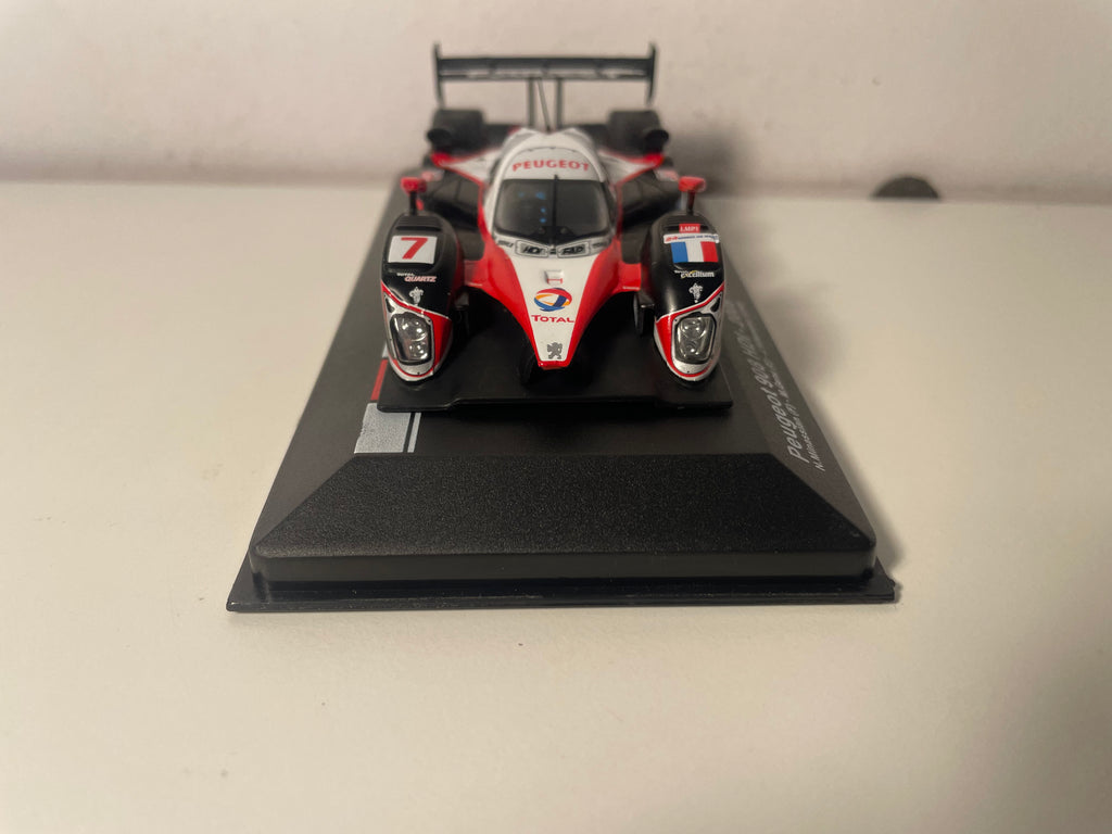 Peugeot 908 DDI schwarz, weiß und rot Nummer 7 - 24 Stunden von Le Mans 2008