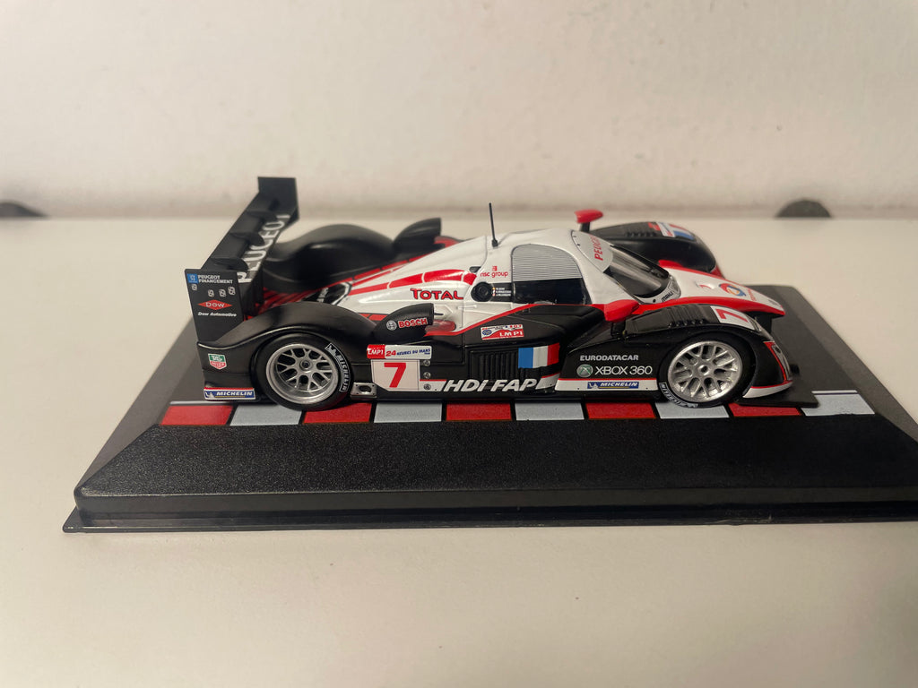 Peugeot 908 DDI schwarz, weiß und rot Nummer 7 - 24 Stunden von Le Mans 2008