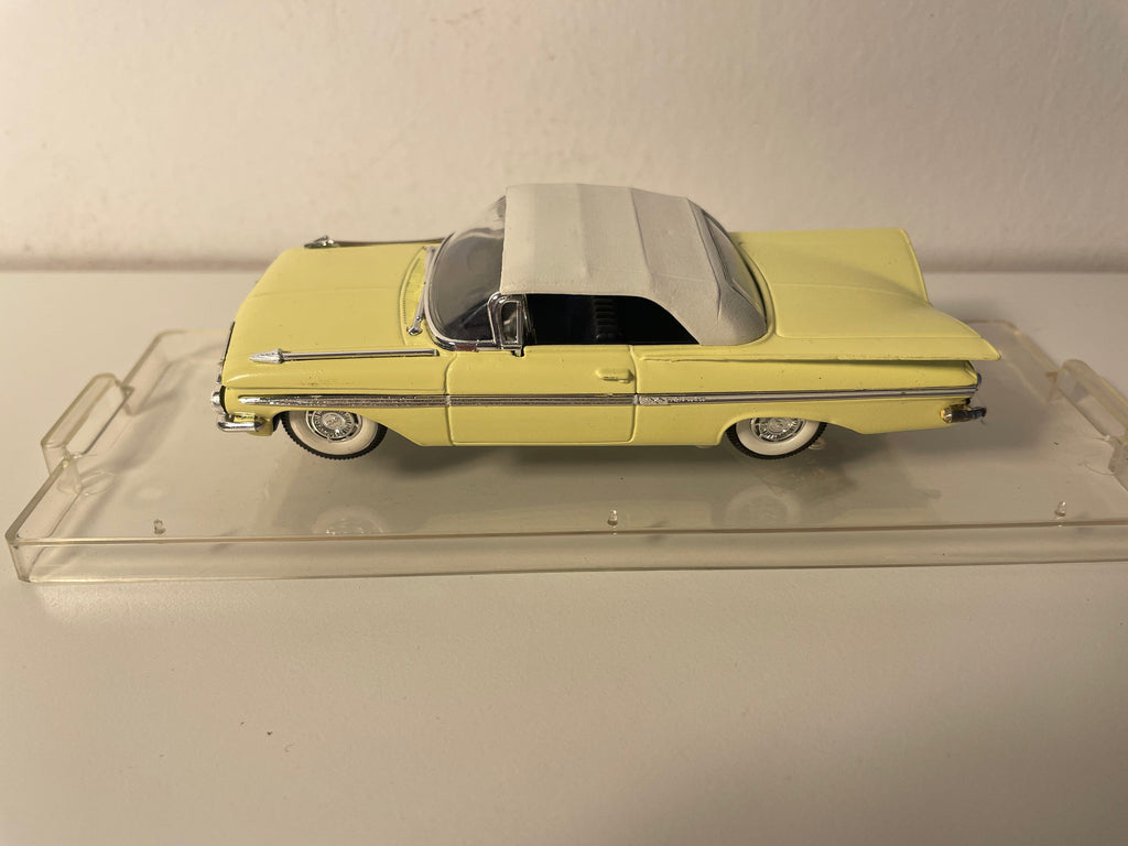 Chevrolet Impala 1959 am giel - VITESSE (amerikanescht Auto)