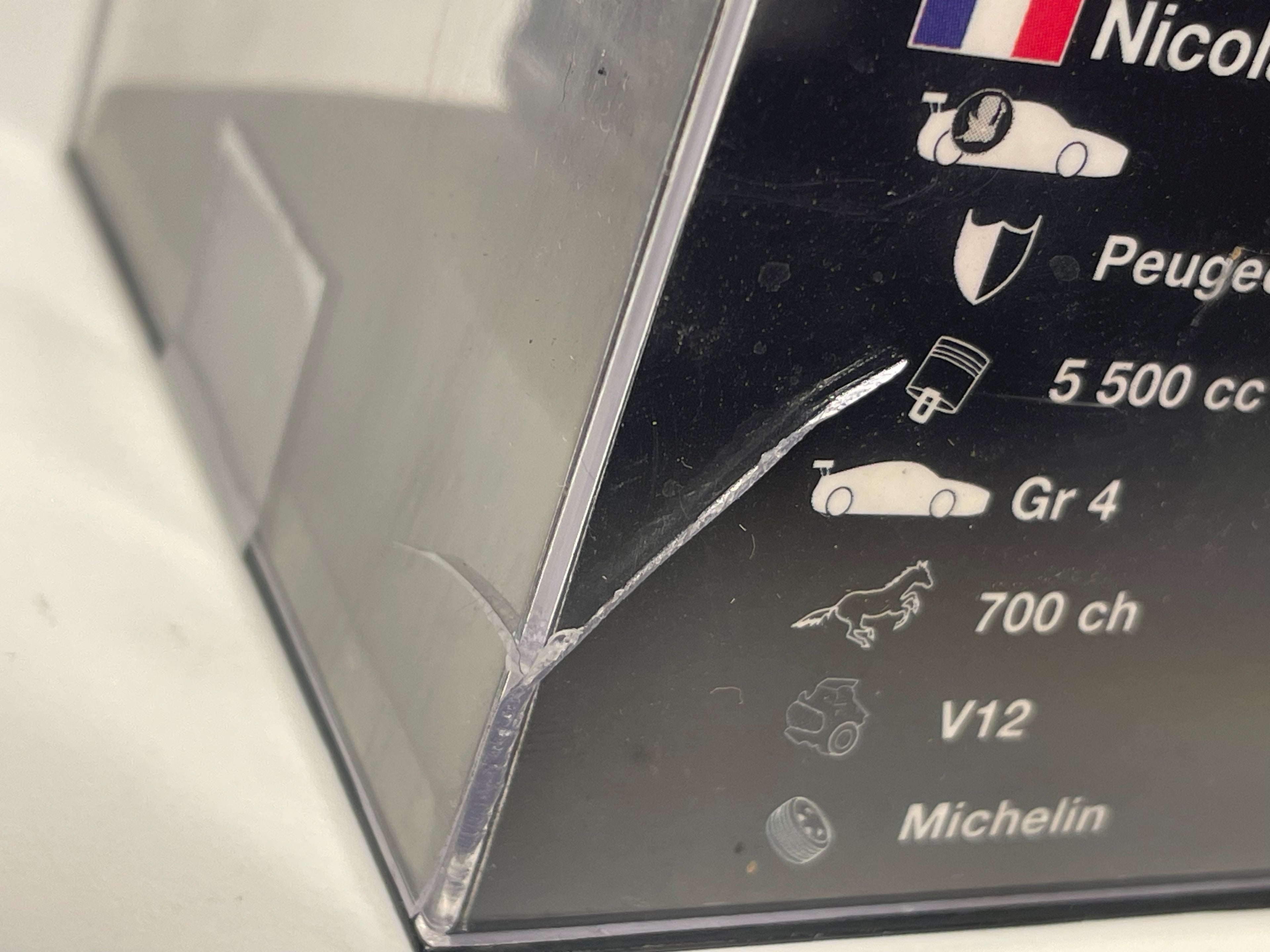 Peugeot 908 DDI schwarz, weiß und rot Nummer 7 - 24 Stunden von Le Mans 2008