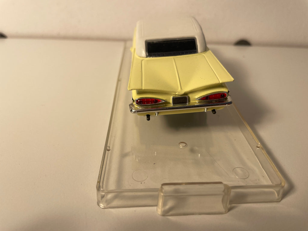 Chevrolet Impala 1959 am giel - VITESSE (amerikanescht Auto)
