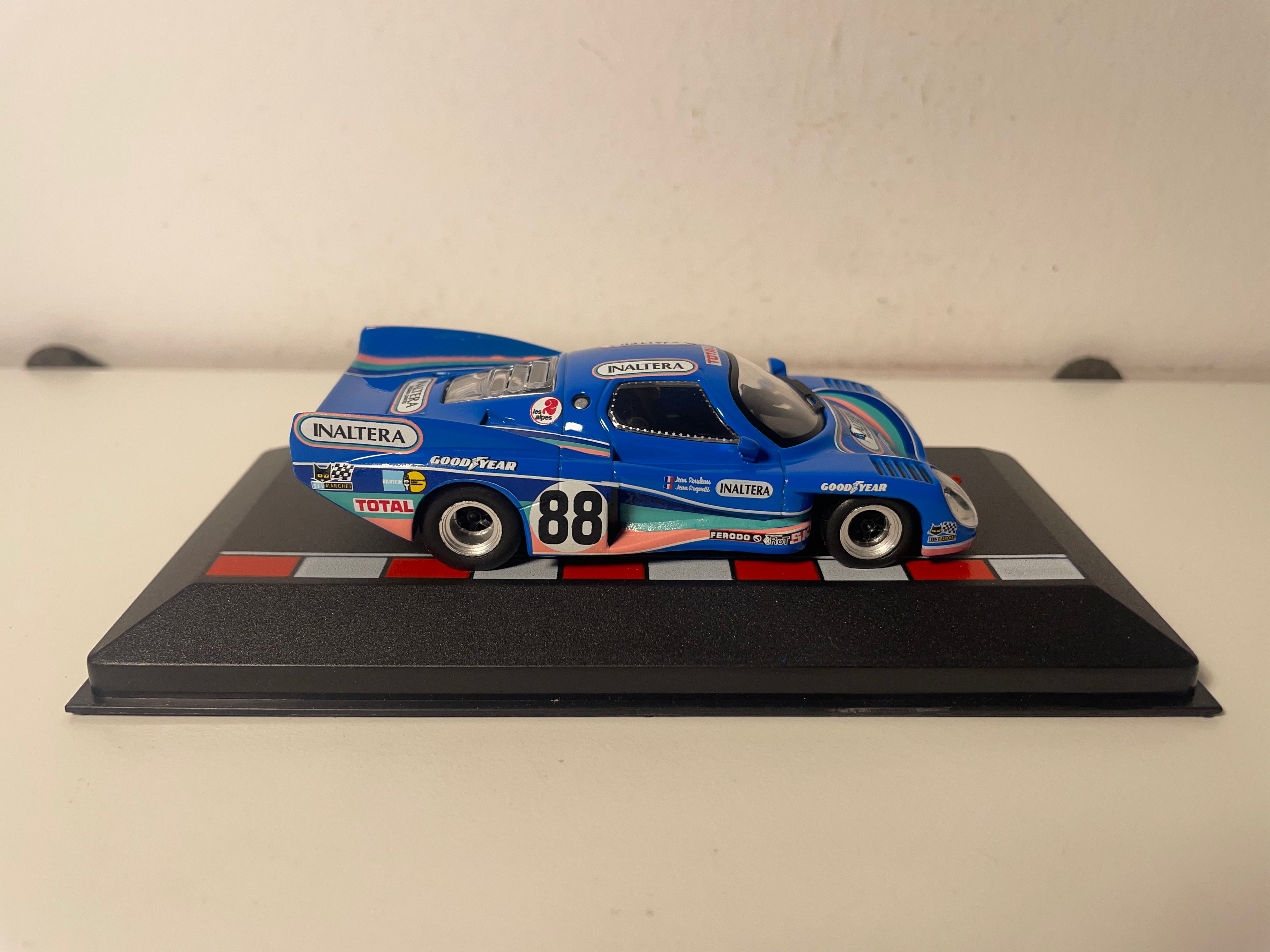 Inaltera GT bleue numéro 88 - 24 heures du Mans 1977