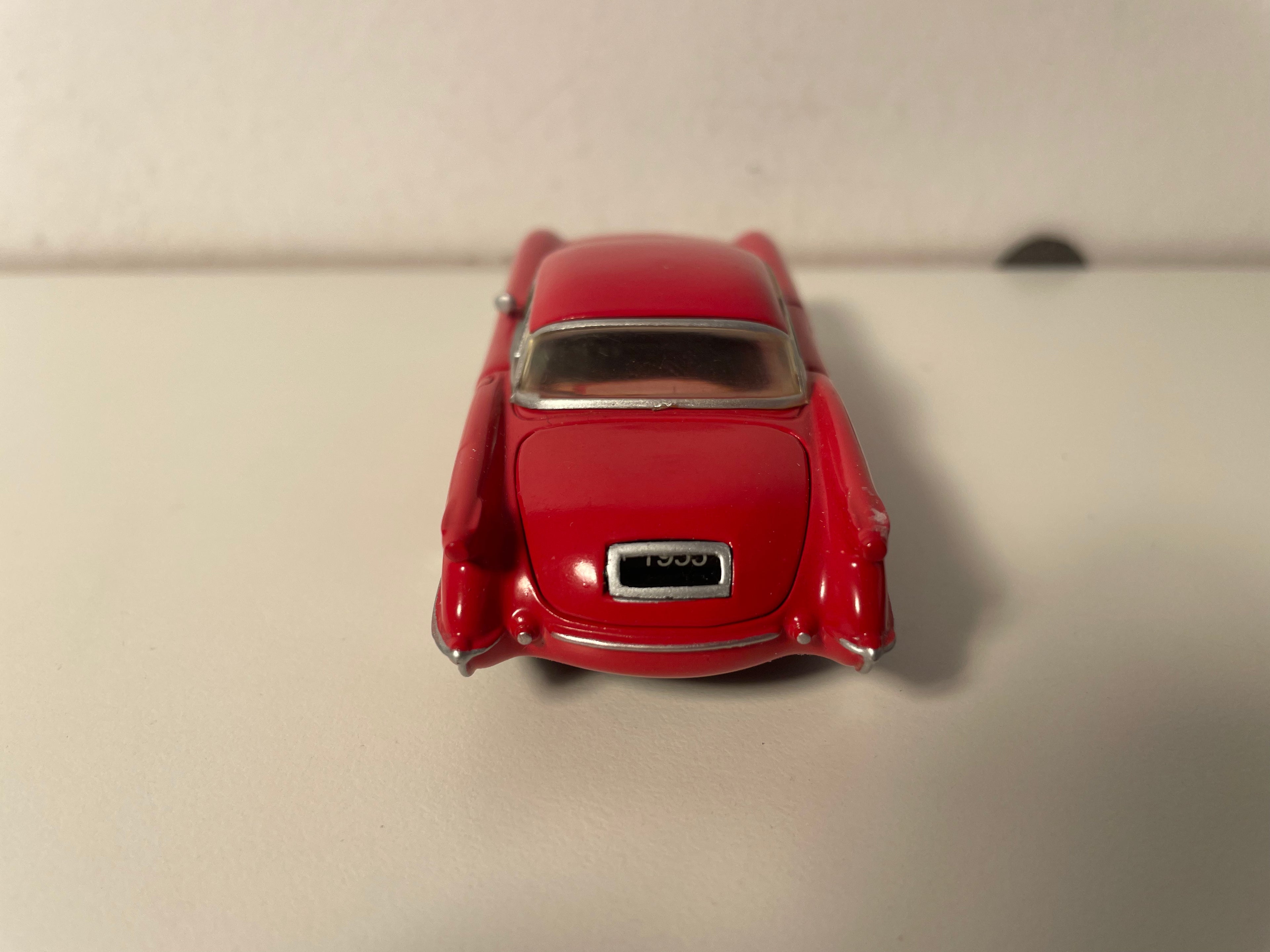 Chevrolet Corvette cabriolet rossa del 1957 (auto americano)