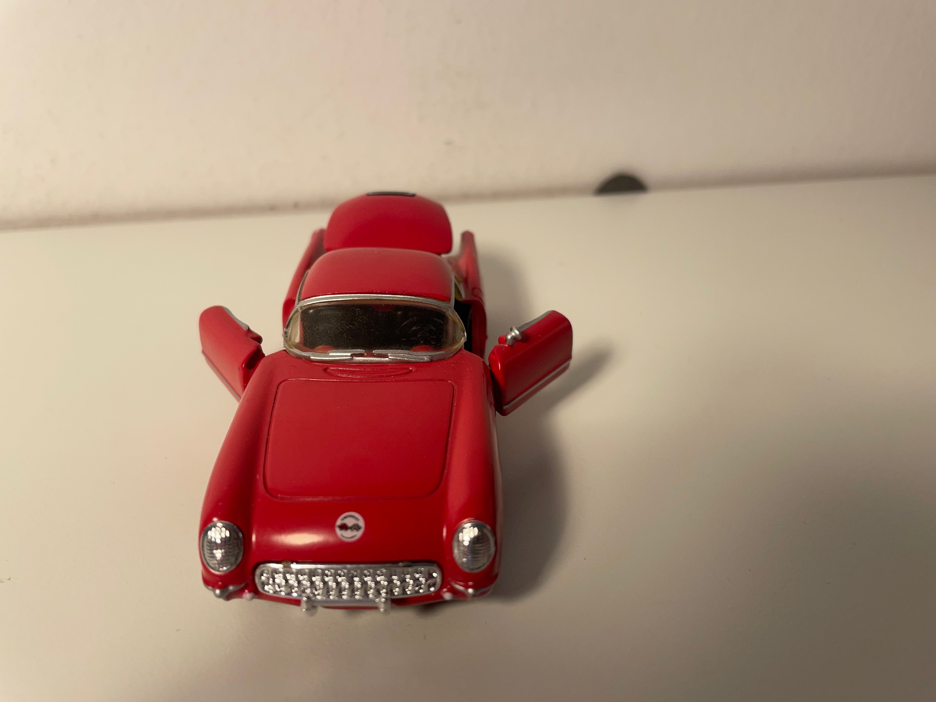 Chevrolet Corvette cabriolet rossa del 1957 (auto americano)