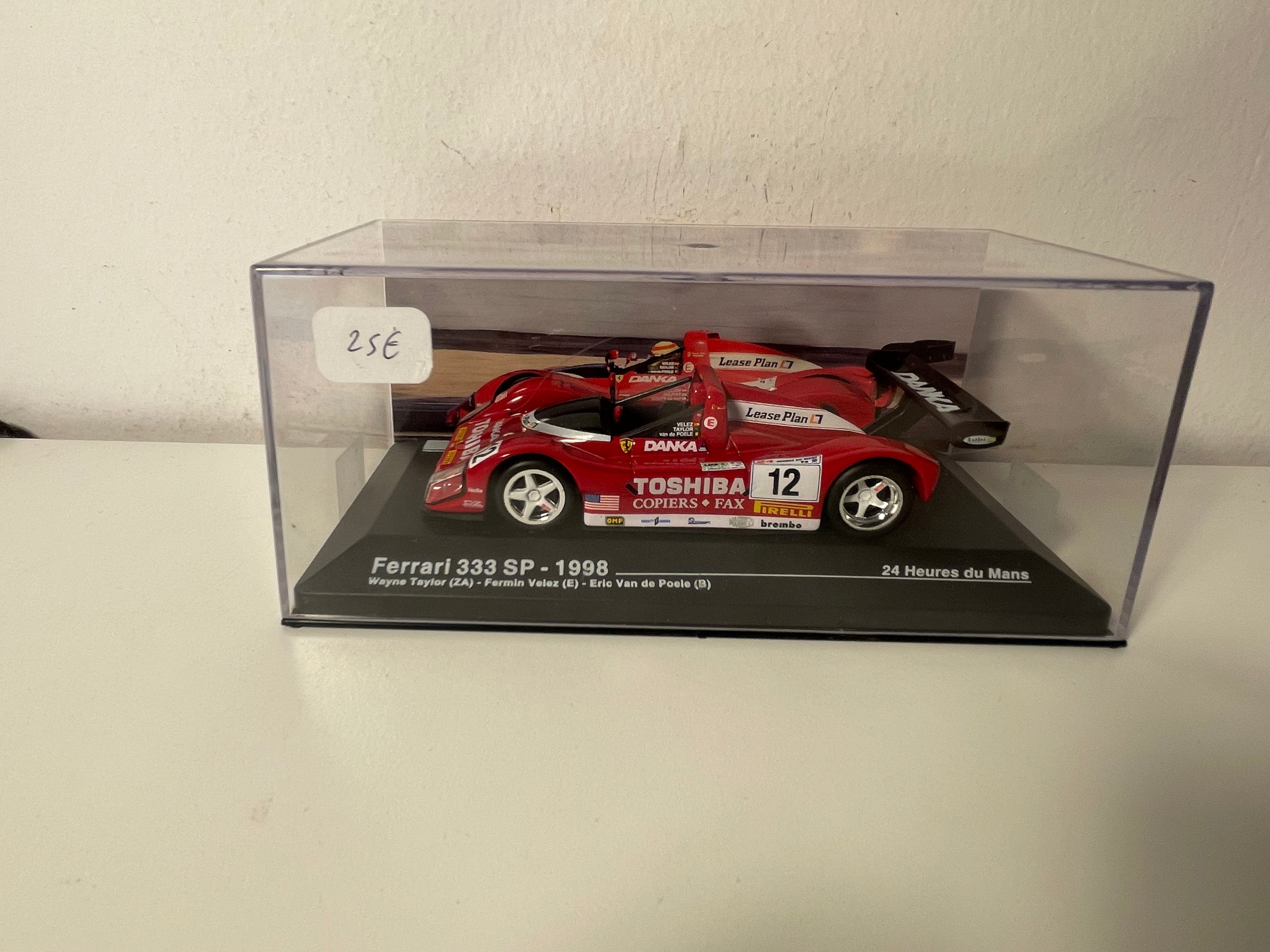 Ferrari 333 SP rouge numéro 12 - 24 heures du Mans de 1998