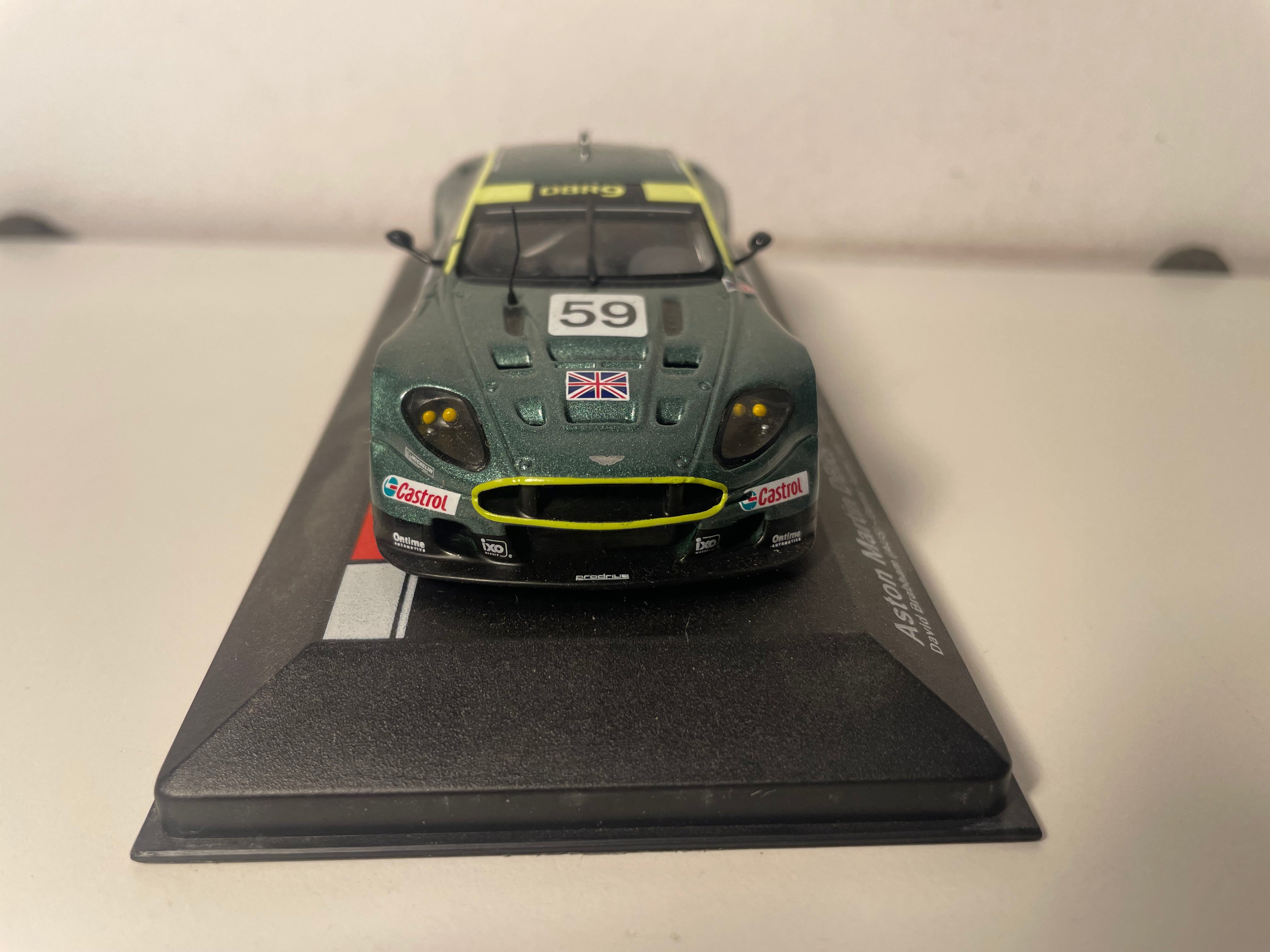 Aston Martin DBR9 verde número 59 (24 Horas de Le Mans de 2005)