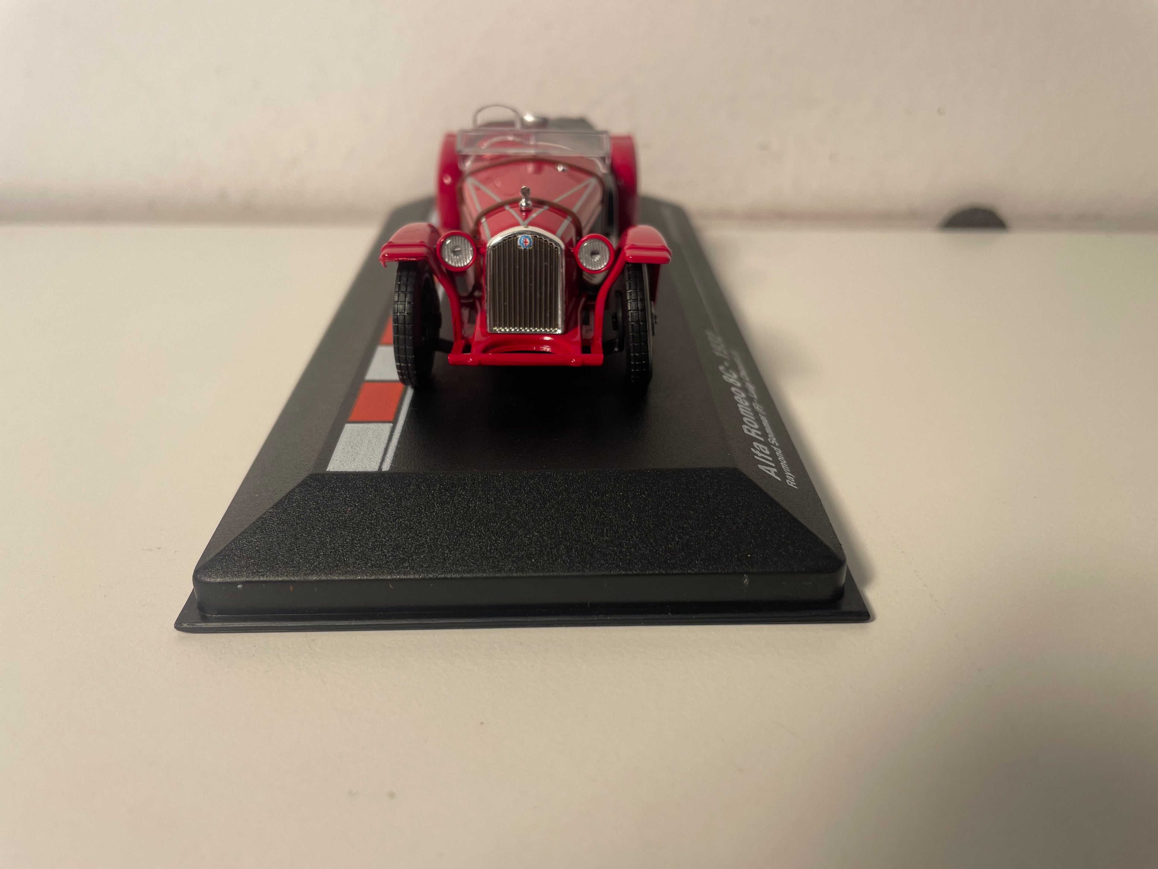 Rout Alfa Romeo 8C Nummer 8 (24 Stonnen Le Mans 1932)
