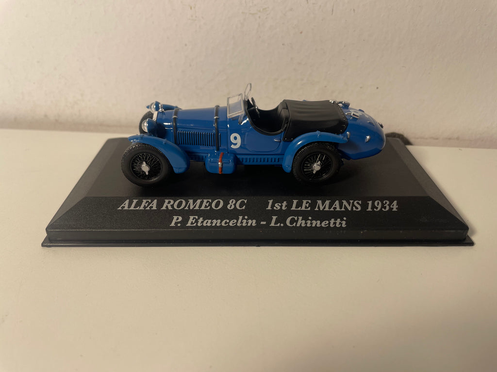 Alfa Romeo 8C blauwe nummer 9 - 24 uur van Le Mans 1934