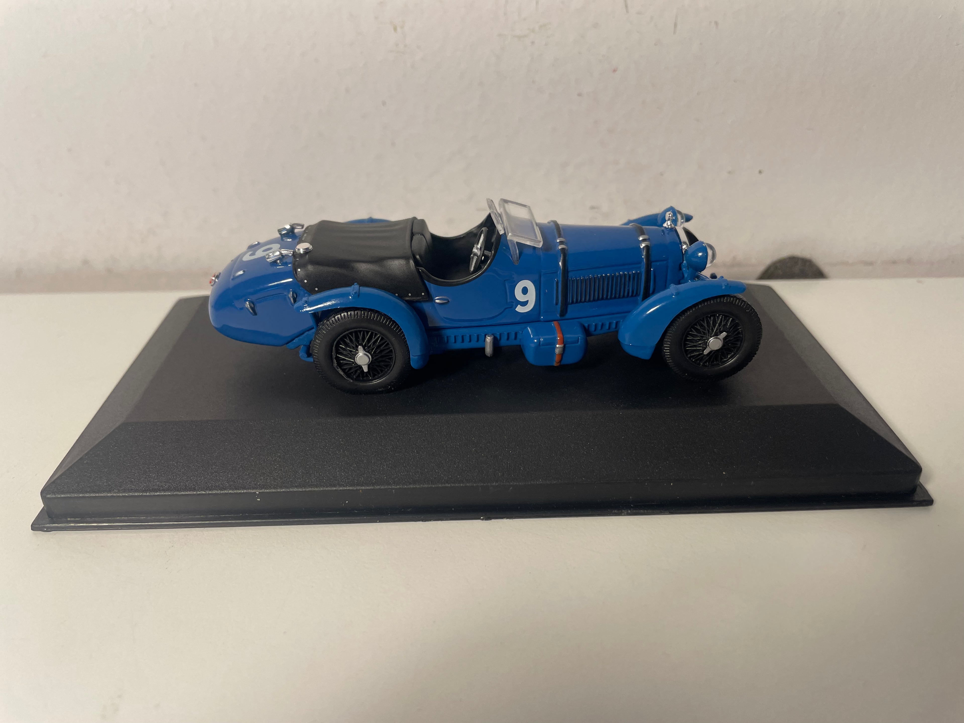 Alfa Roméo 8C bloo Nummer 9 - 24 Stonnen vum Mans 1934