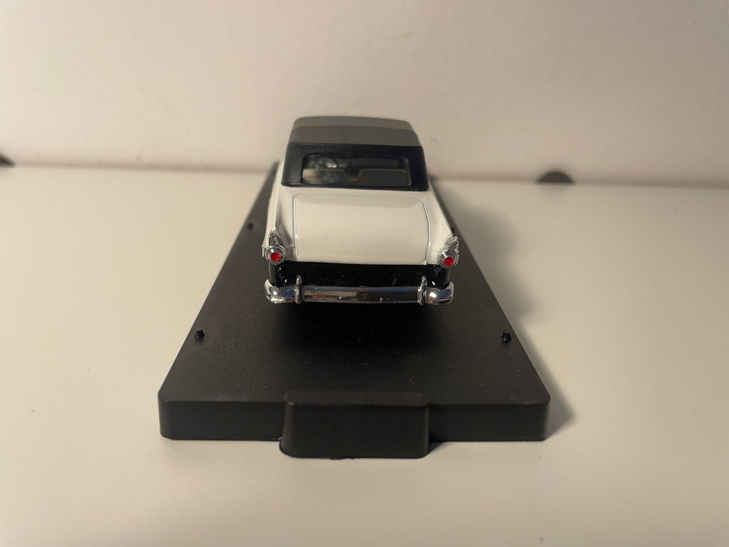 Ford Fairlane negro y blanco de 1956 - VITESSE referencia 462 (automóvil americano)
