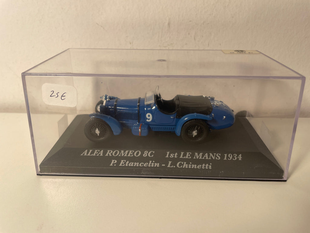 Alfa Romeo 8C blauwe nummer 9 - 24 uur van Le Mans 1934