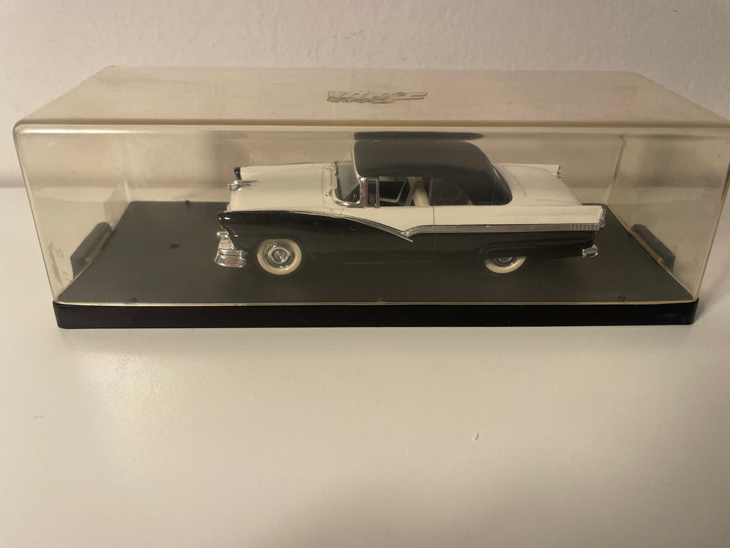 Ford Fairlane negro y blanco de 1956 - VITESSE referencia 462 (automóvil americano)