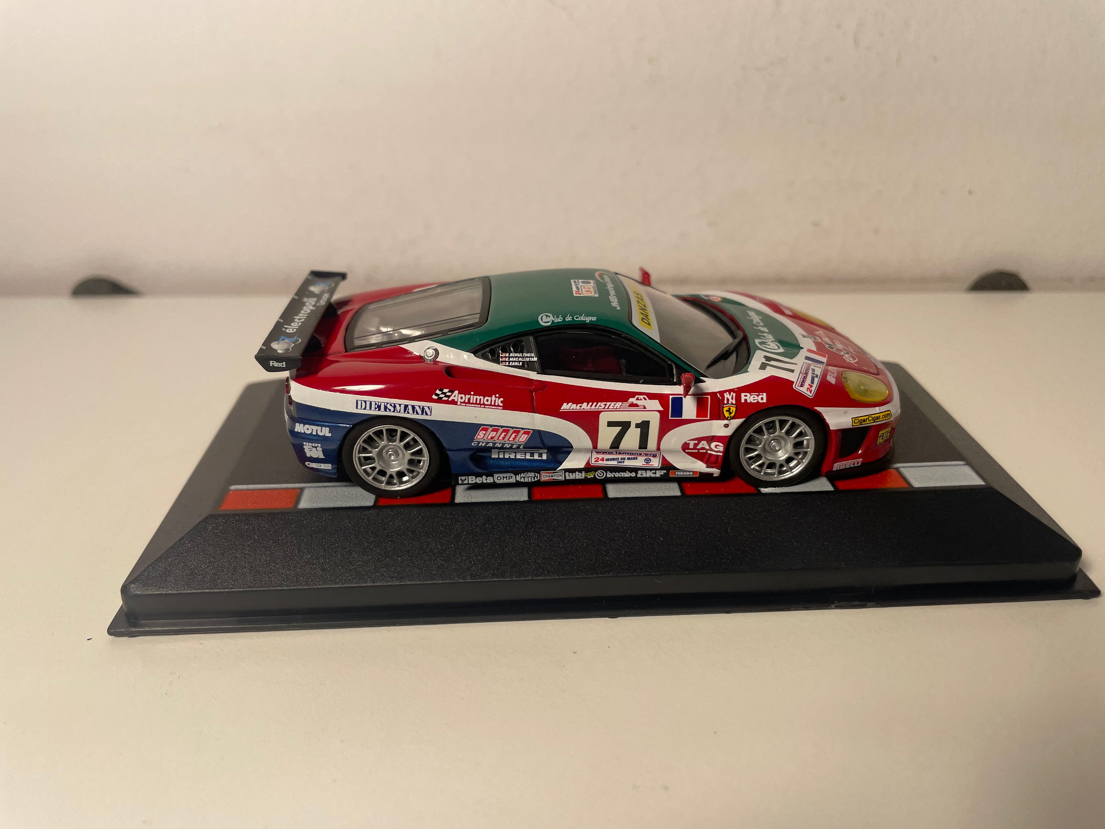 Ferrari 360 Modena blanche, rouge, bleue et verte numéro 71 - 24 heures du Mans de 2002
