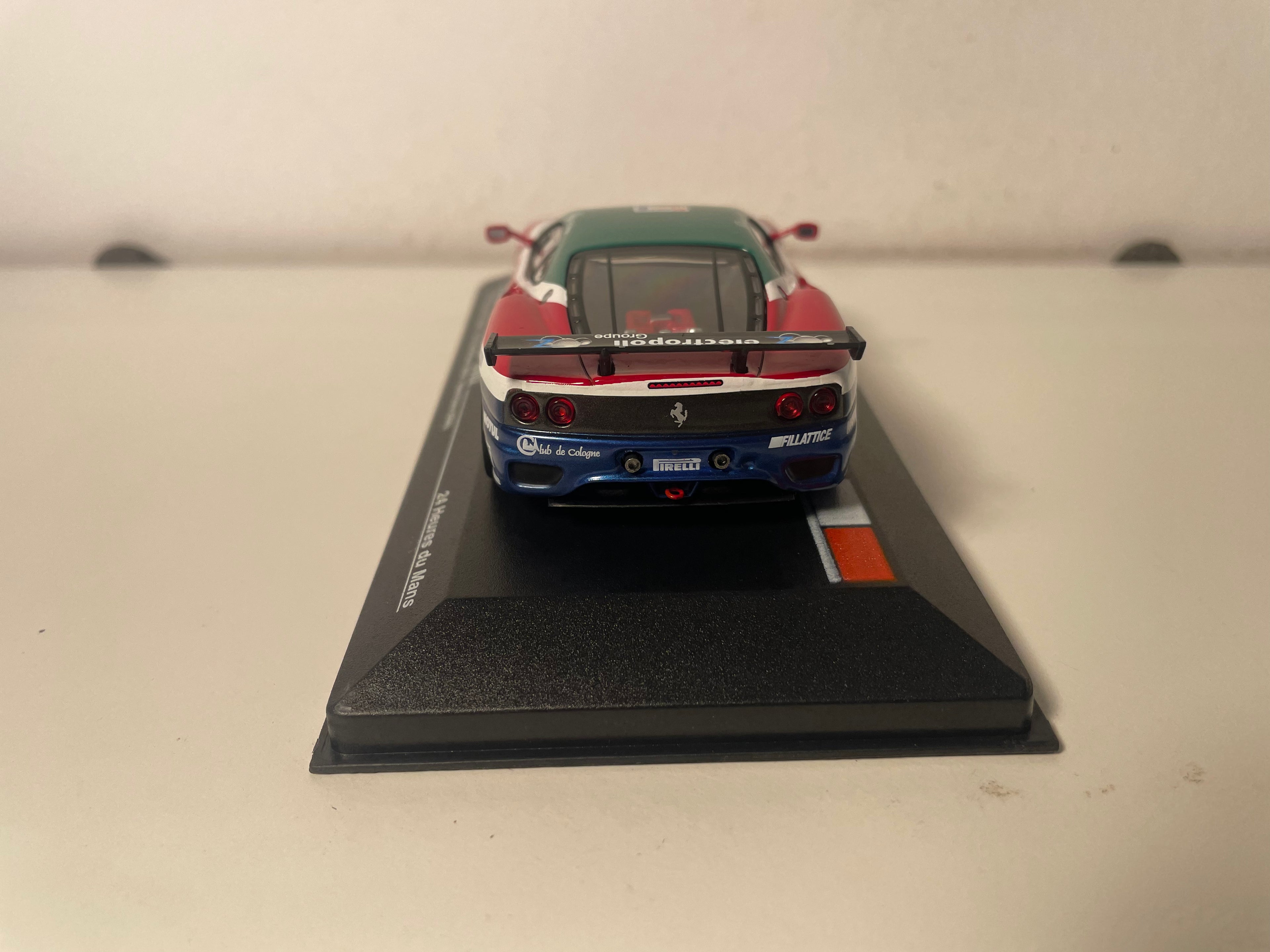 Ferrari 360 Modena blanche, rouge, bleue et verte numéro 71 - 24 heures du Mans de 2002