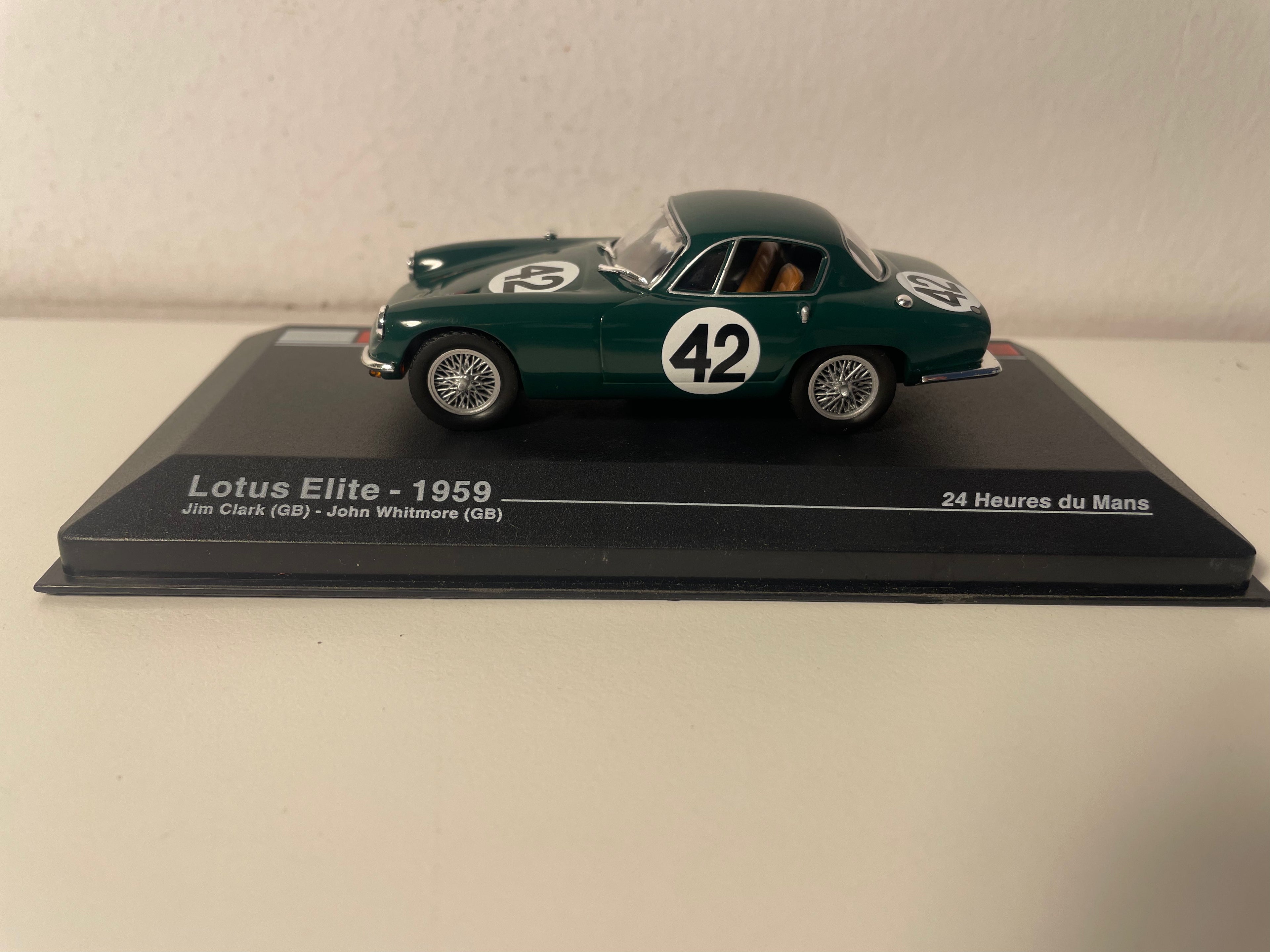 Lotus Elite verte numéro 42 - 24 heures du Mans de 1959