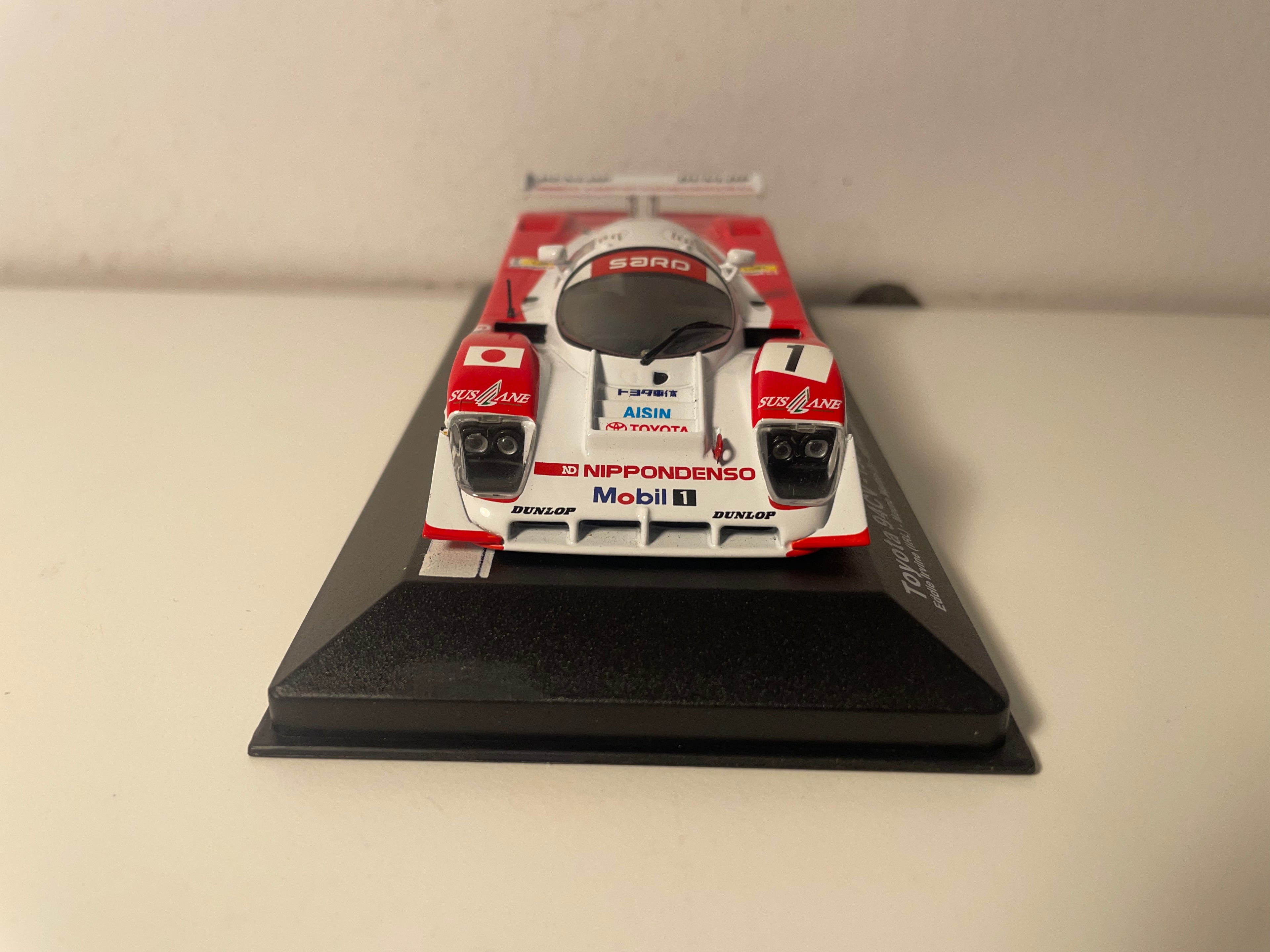 Toyota 94CV rouge et blanche numéro 1 - 24 heures du Mans de 1994