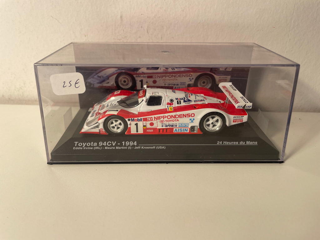 Toyota 94CV roja y blanca número 1 - 24 horas de Le Mans de 1994
