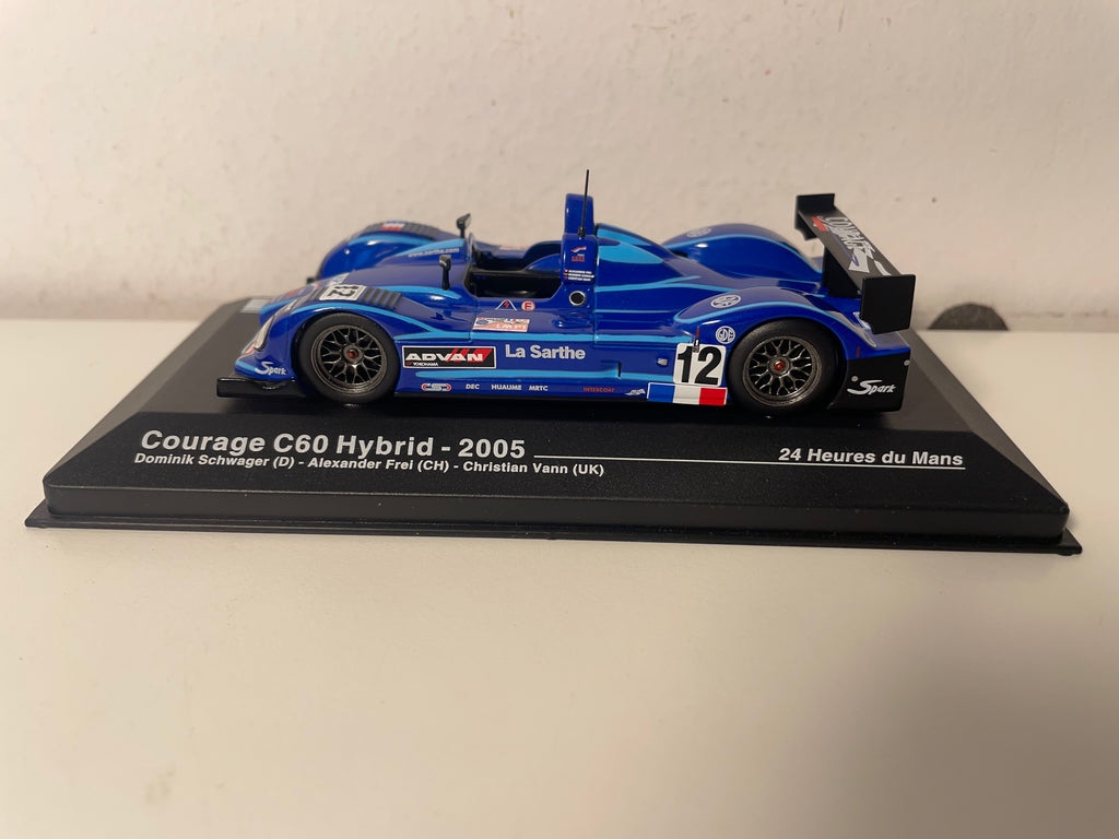 Courage C60 Hybrid azul número 12 (24 Horas de Le Mans de 2005)