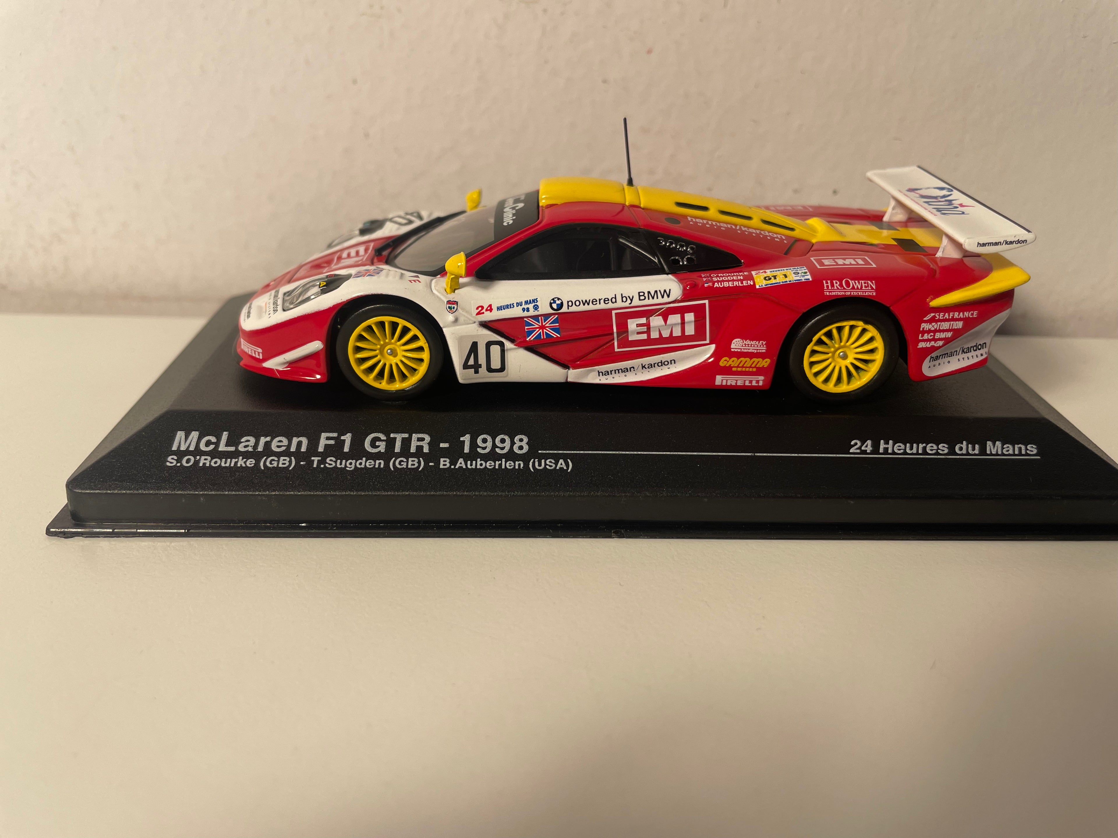 McLaren F1 GTR red, white and yellow number 40 - 24 Hours of Le Mans 1998
