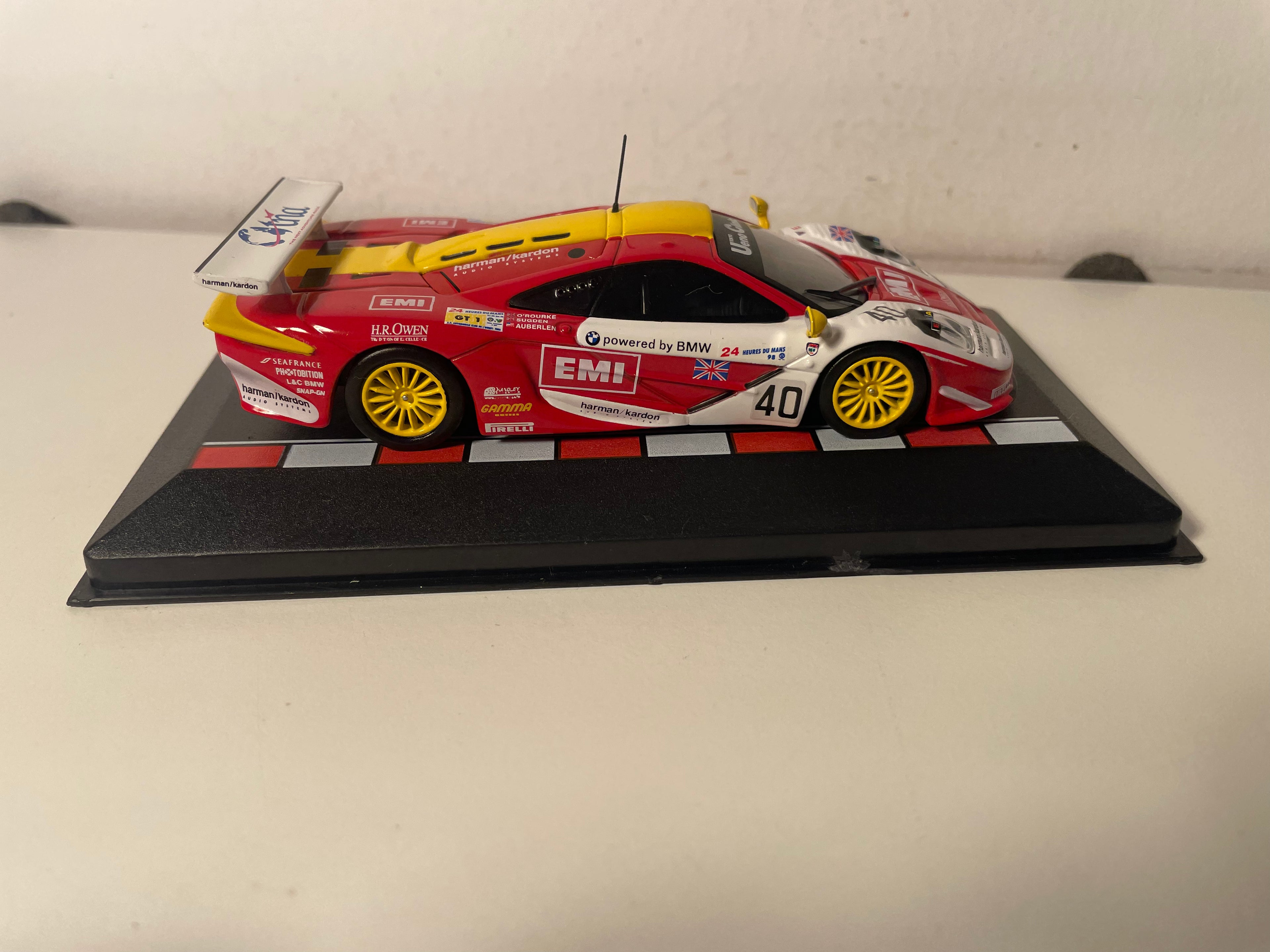 McLaren F1 GTR red, white and yellow number 40 - 24 Hours of Le Mans 1998
