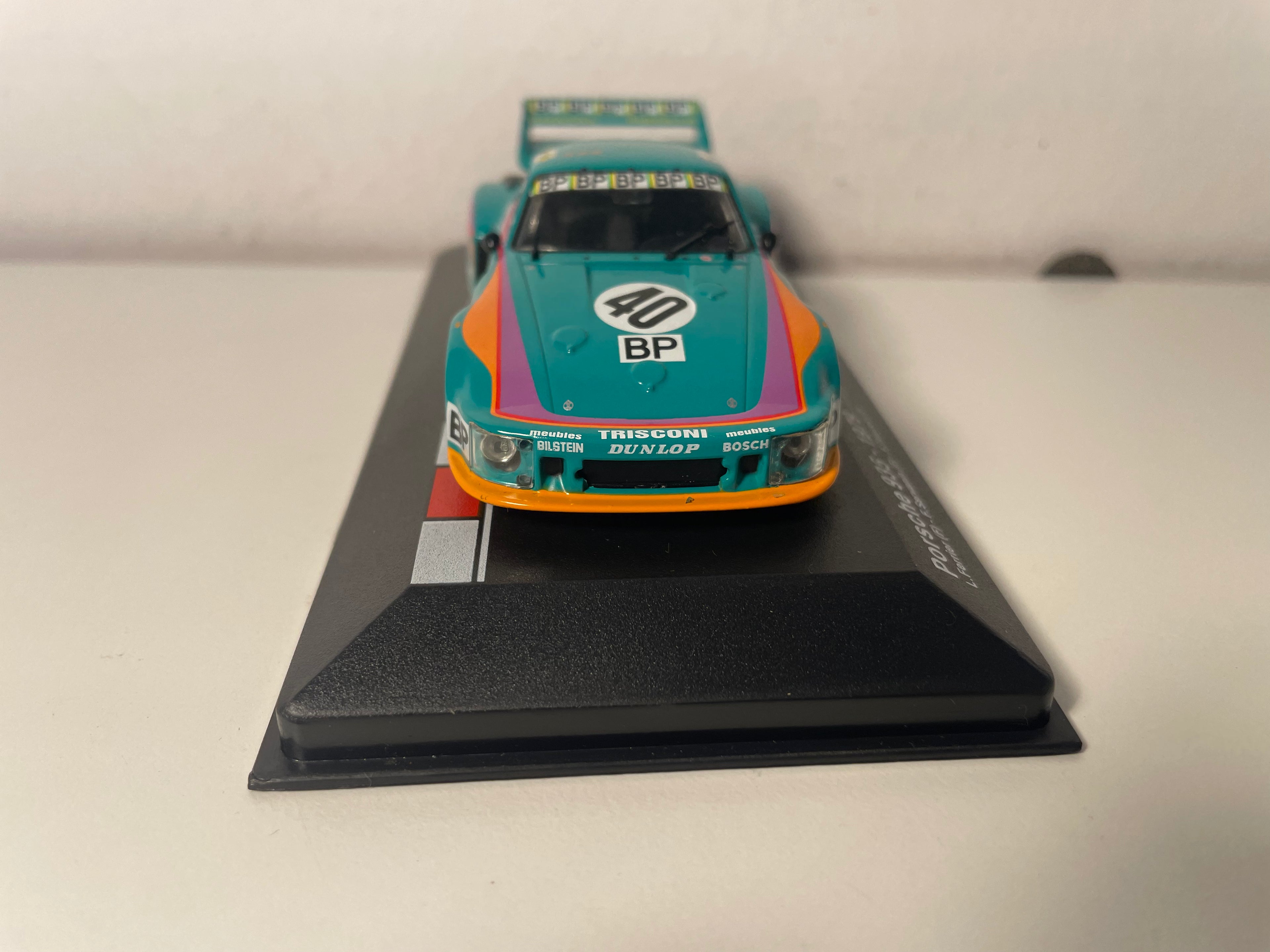Porsche 935 verte, violette et orange numéro 40 - 24 heures du Mans de 1979