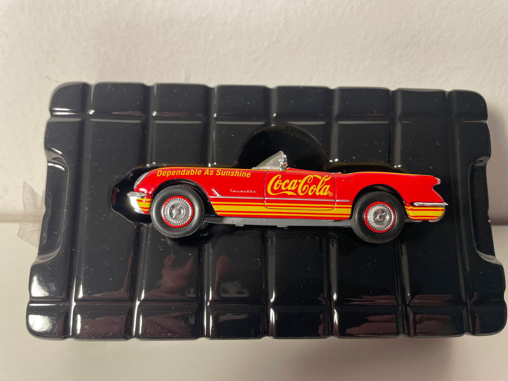 Chevrolet Corvette rouge a giel vun 1953 COCA-COLA - MATCHBOX (amerikaneschen Auto)