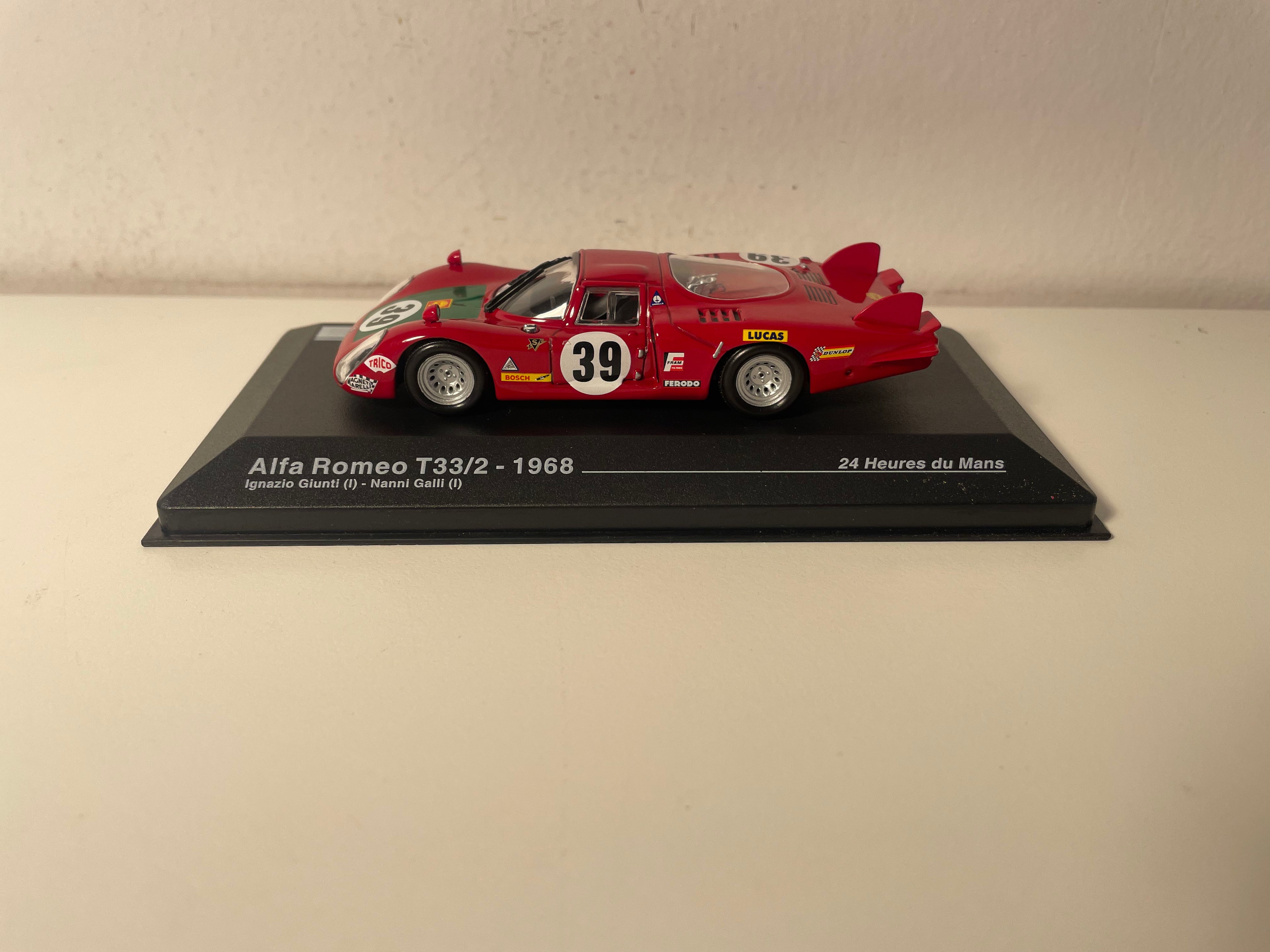 Alfa Roméo T33/2 rout nummer 39 - 24 Stonnen zu Le Mans 1968