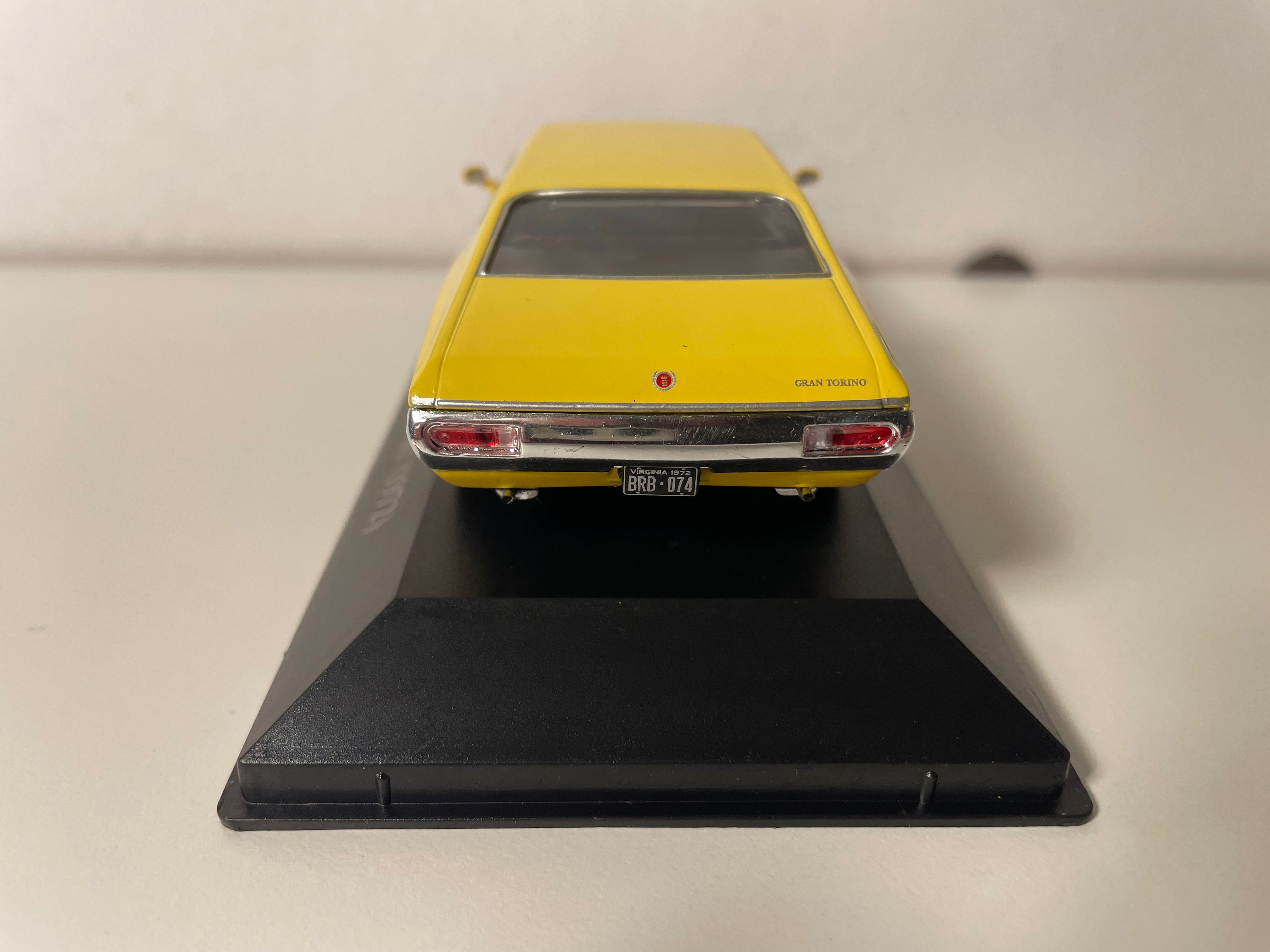 1972 Ford Gran Torino Sport Yellow (American Car)