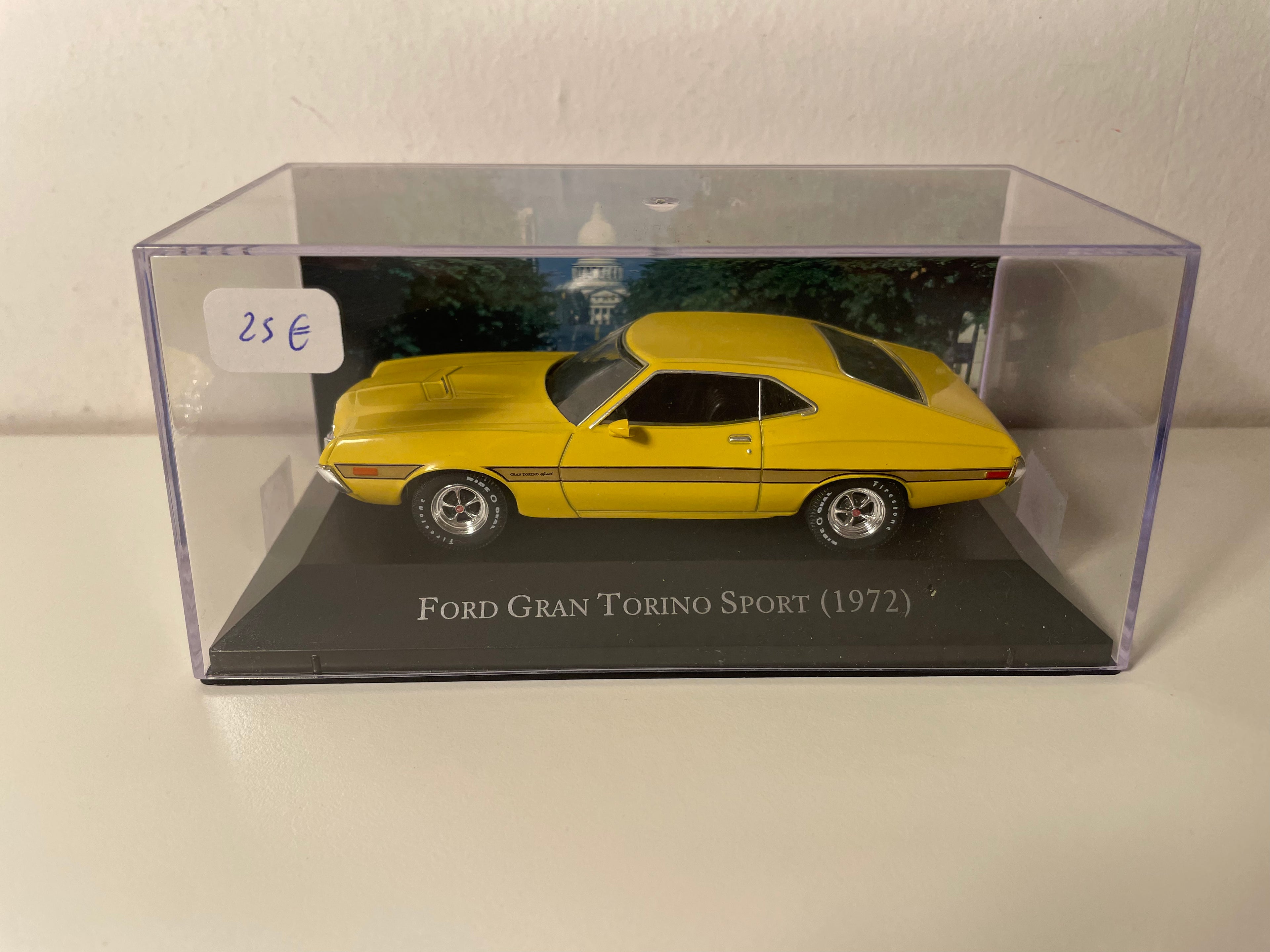 1972 Ford Gran Torino Sport Yellow (American Car)
