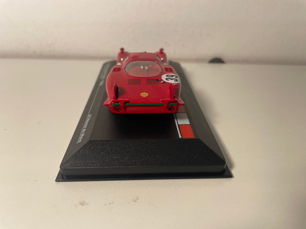 Alfa Roméo T33/2 rouge numéro 39 - 24 heures du Mans de 1968