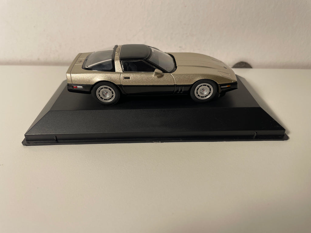 Chevrolet Corvette C4 Malcolm Konner Edition brąz z 1986 roku (samochód amerykański)