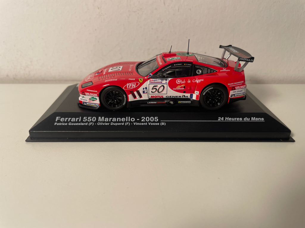 Ferrari 550 Maranello rood nummer 50 - 24 uur van Le Mans 2005