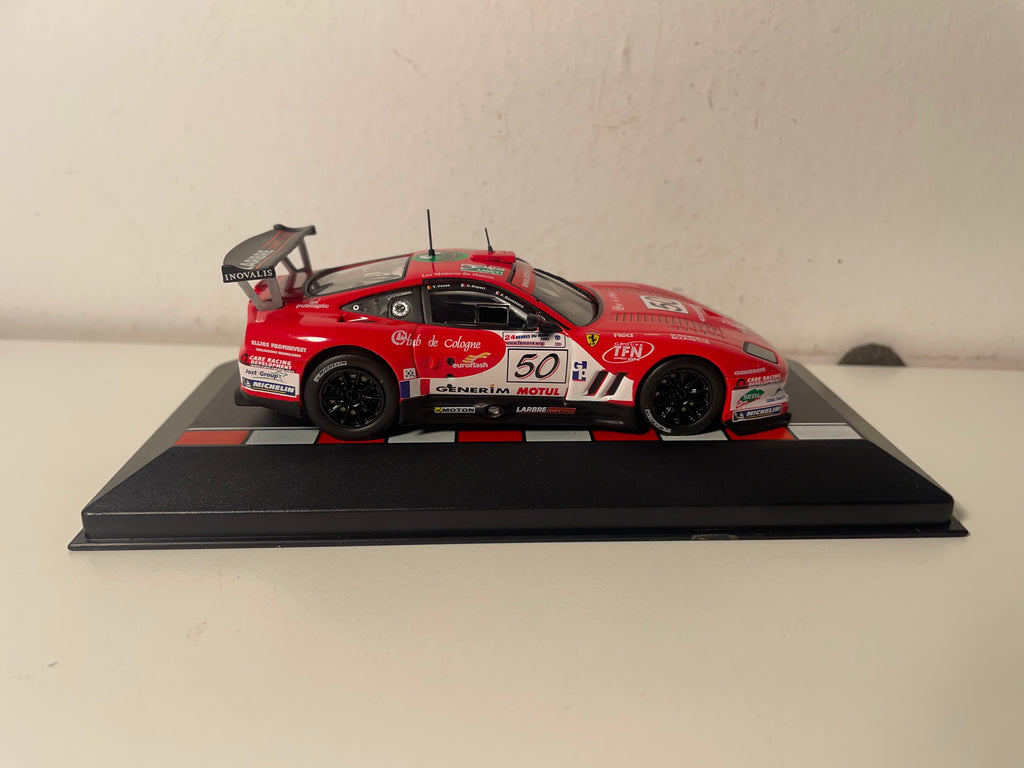 Ferrari 550 Maranello rood nummer 50 - 24 uur van Le Mans 2005