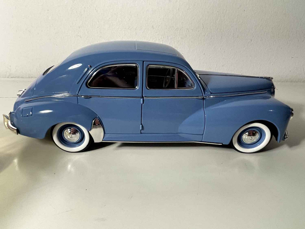 Peugeot 203 blu del 1954 - Solido (Scala 1/18)