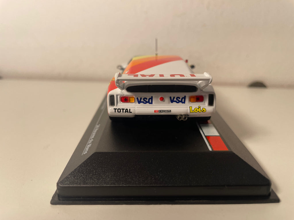 BMW M1 blanca, verde, amarilla, naranja y roja número 51 - 24 horas de Le Mans de 1981