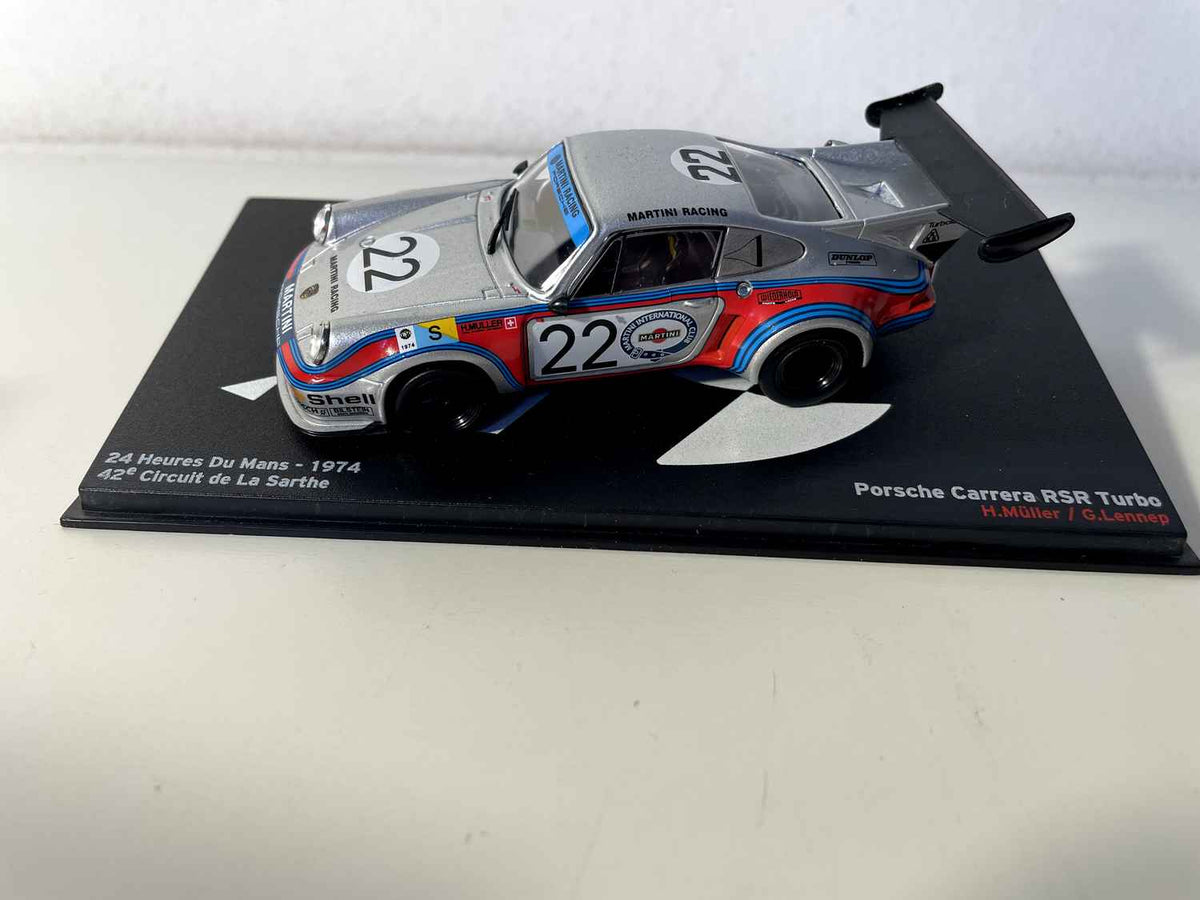 Porsche Carrera RSR Turbo grijs en rood nummer 22 - 24 uur van Le Mans 1974