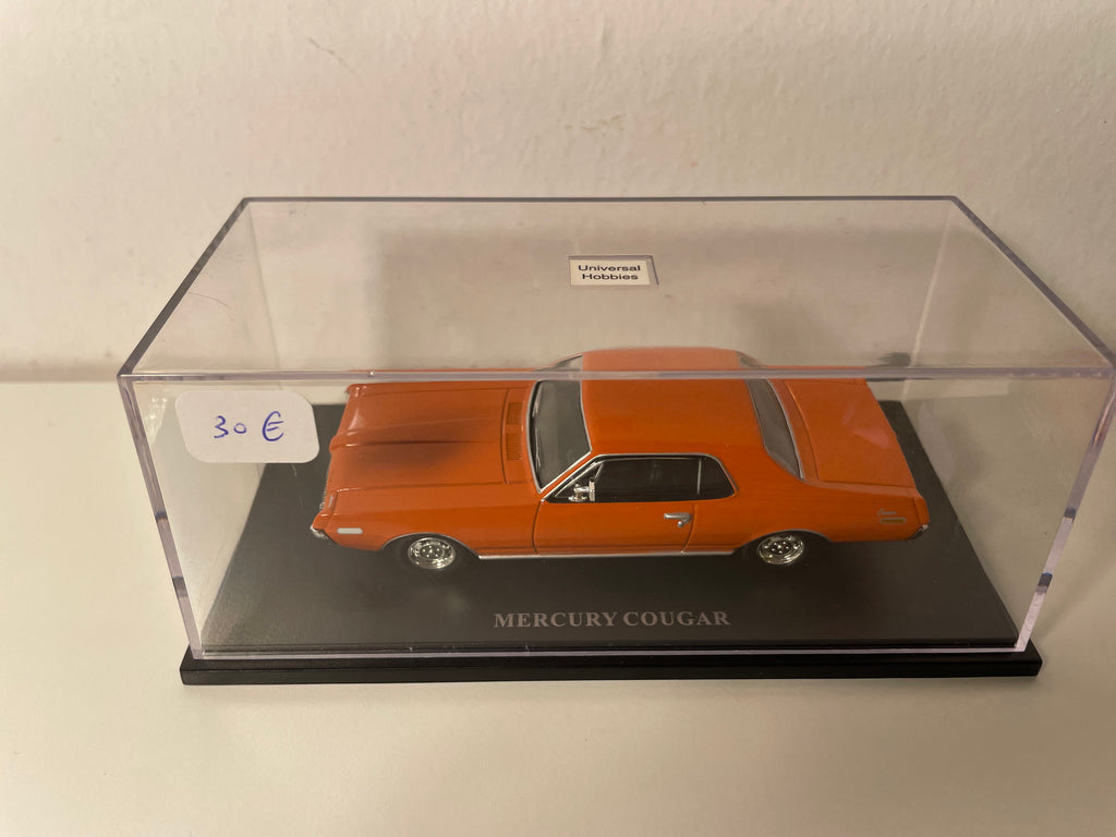 Mercury Cougar orange däischdegt - Legend Serien - Universal Hobbies (amerikaneschen Auto)