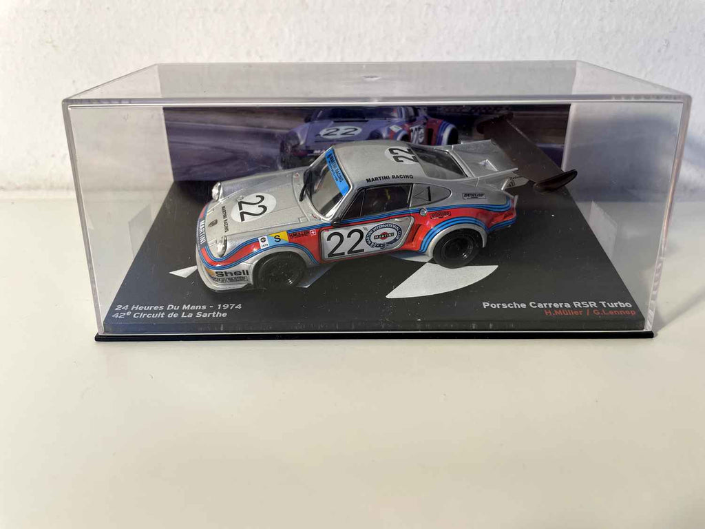 Porsche Carrera RSR Turbo grijs en rood nummer 22 - 24 uur van Le Mans 1974