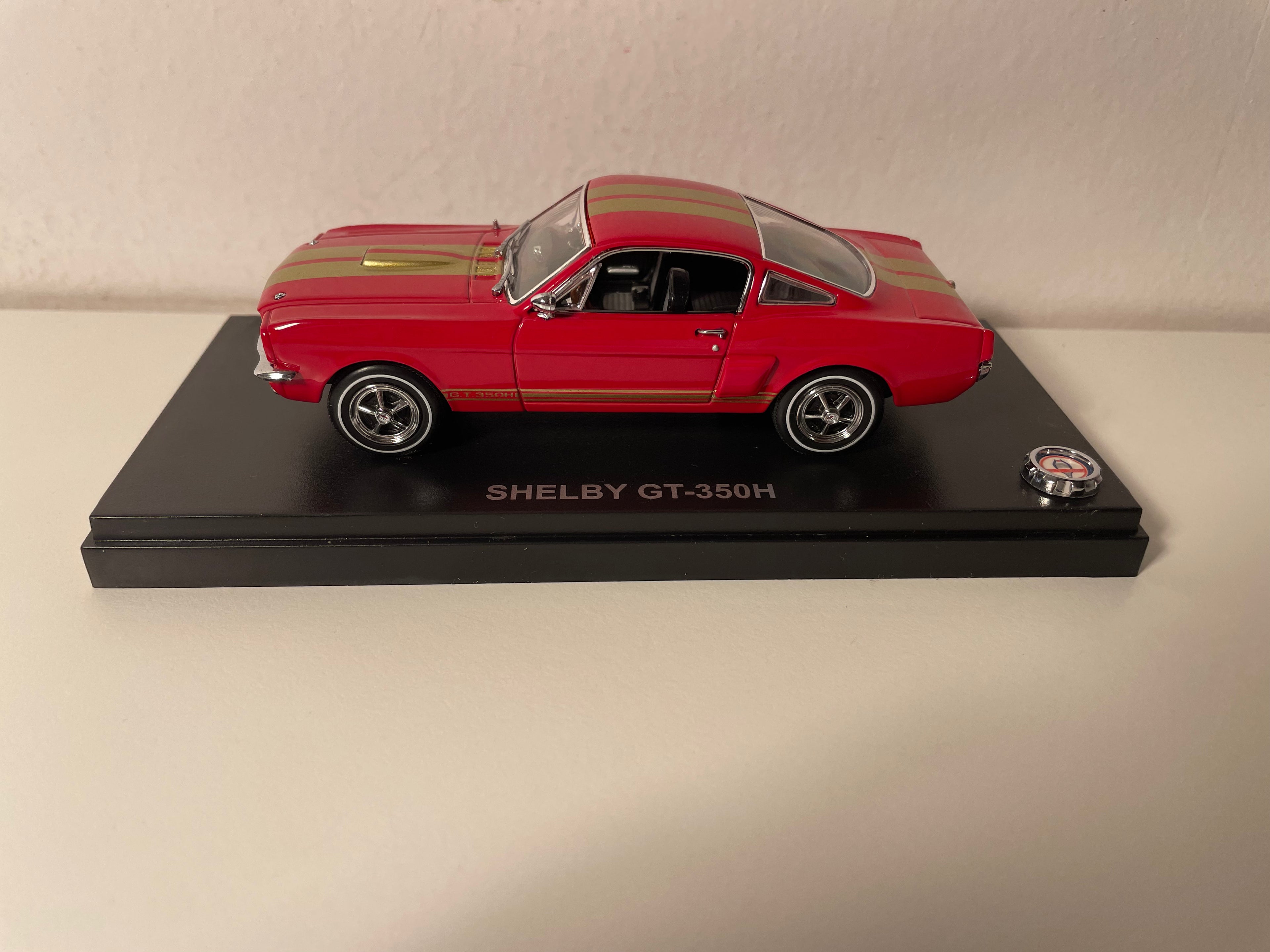 Shelby GT-350H rout a gëll vun 1966 - KYOSHO (amerikanescht Auto)