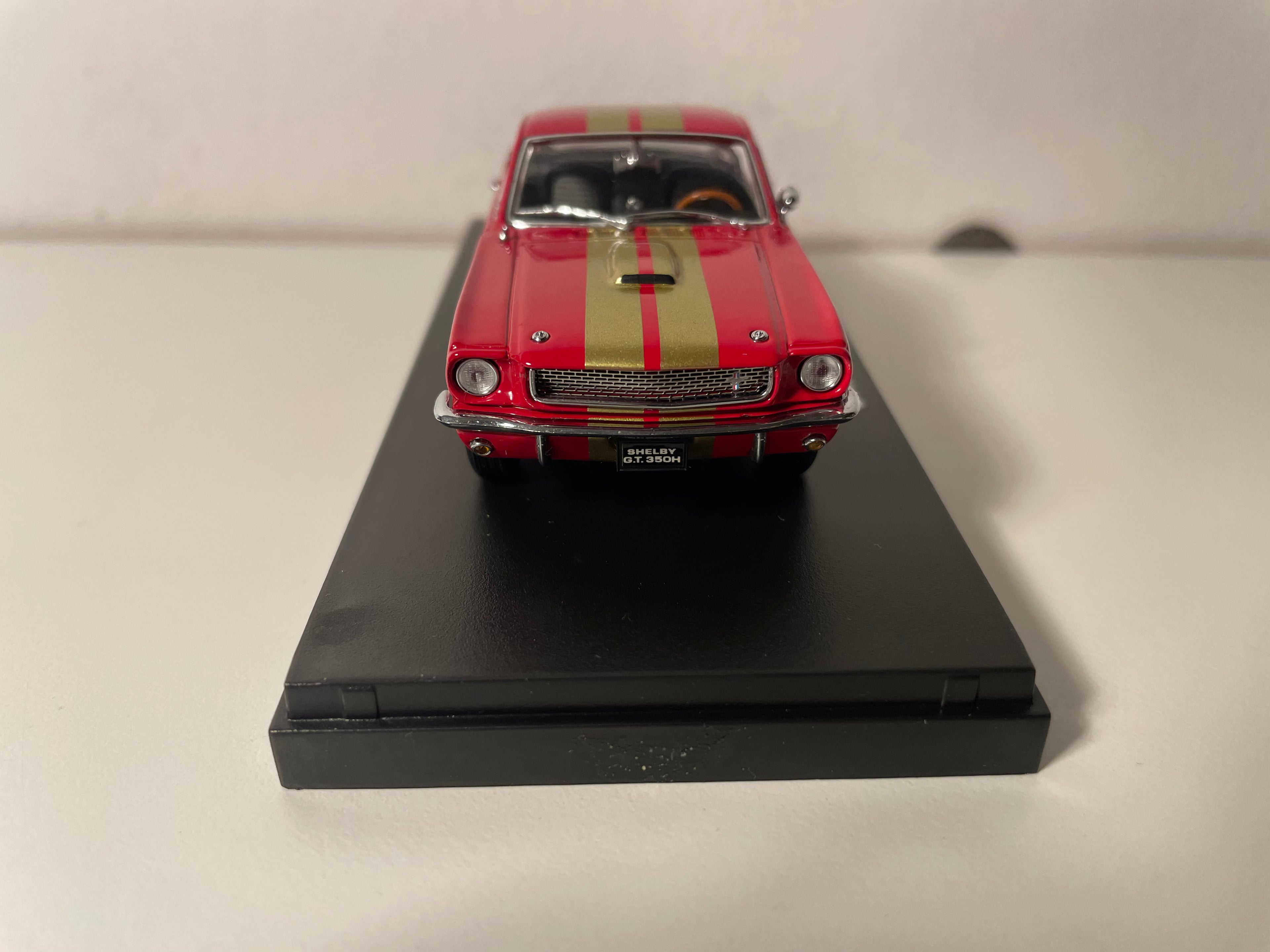 Shelby GT-350H rout a gëll vun 1966 - KYOSHO (amerikanescht Auto)