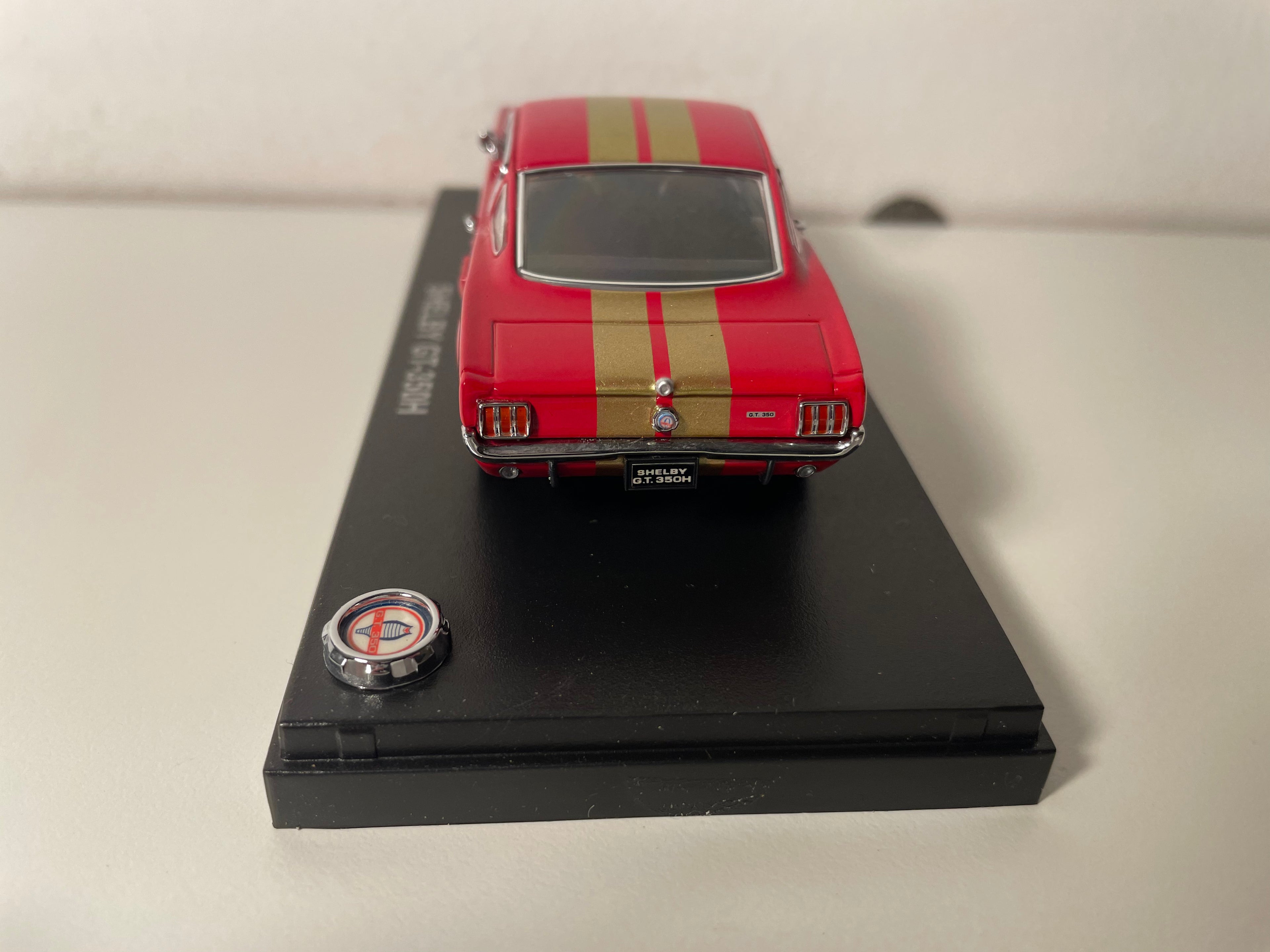 Shelby GT-350H rout a gëll vun 1966 - KYOSHO (amerikanescht Auto)