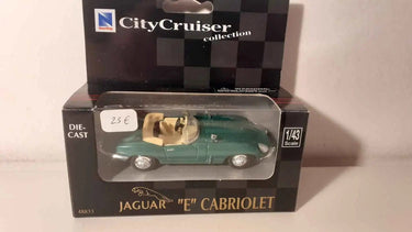 Jaguar E verte cabriolet Bernard Miniatures
