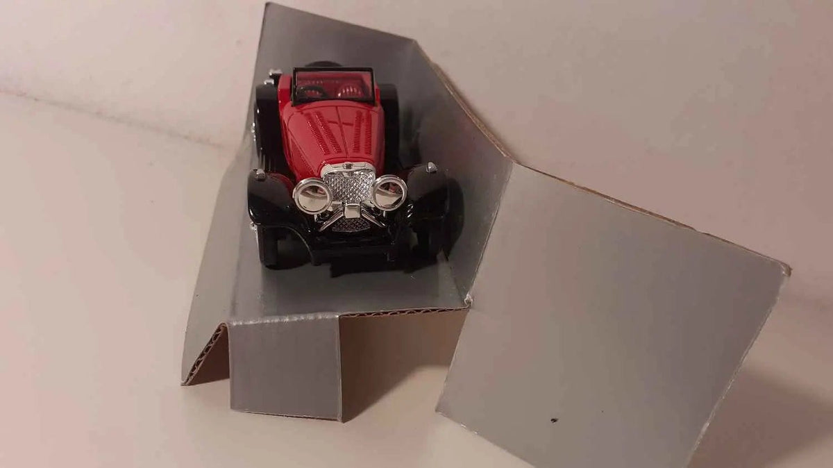 Jaguar SS-100 rouge Bernard Miniatures